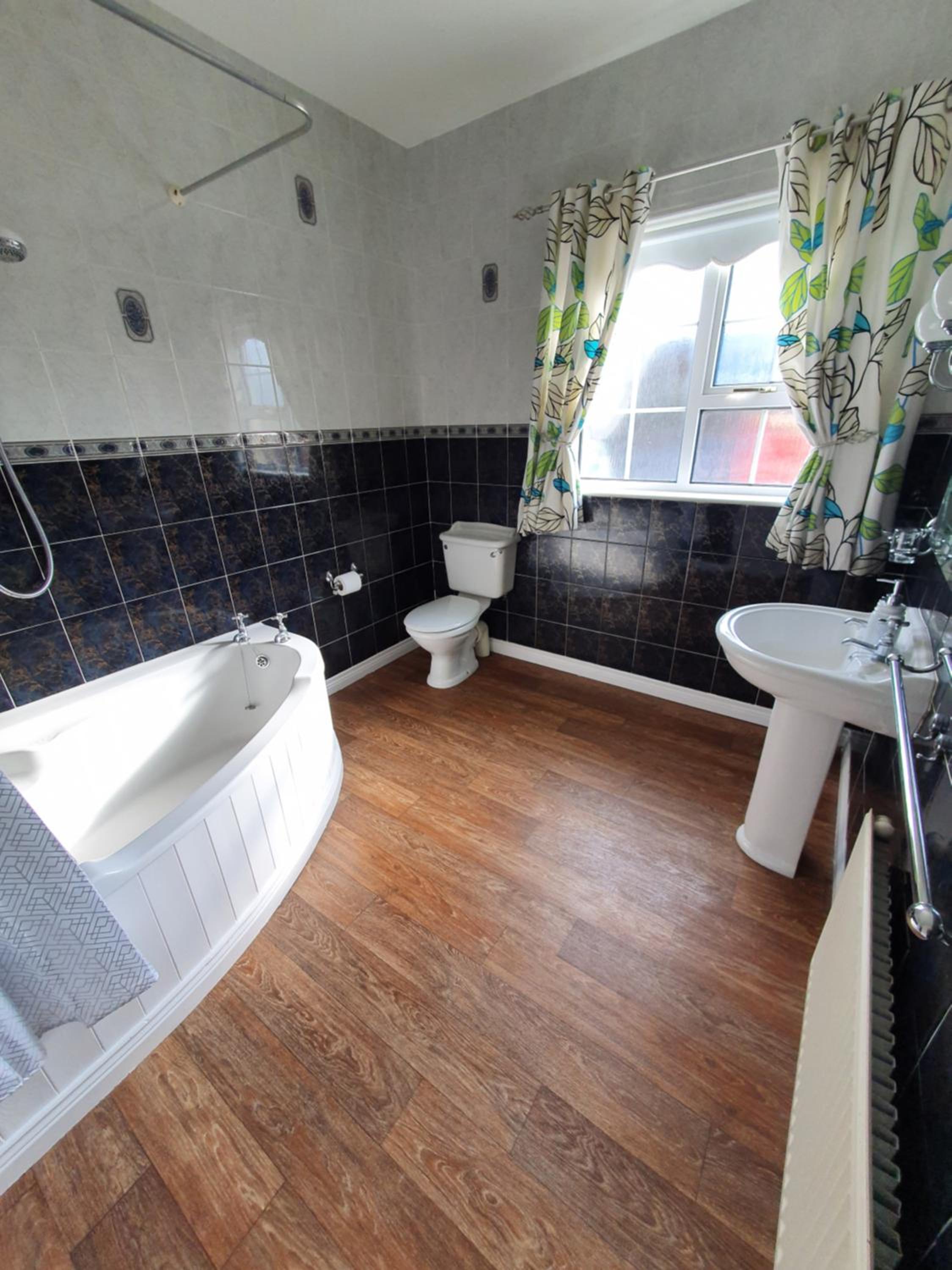 Three-Bedroom House photo 2