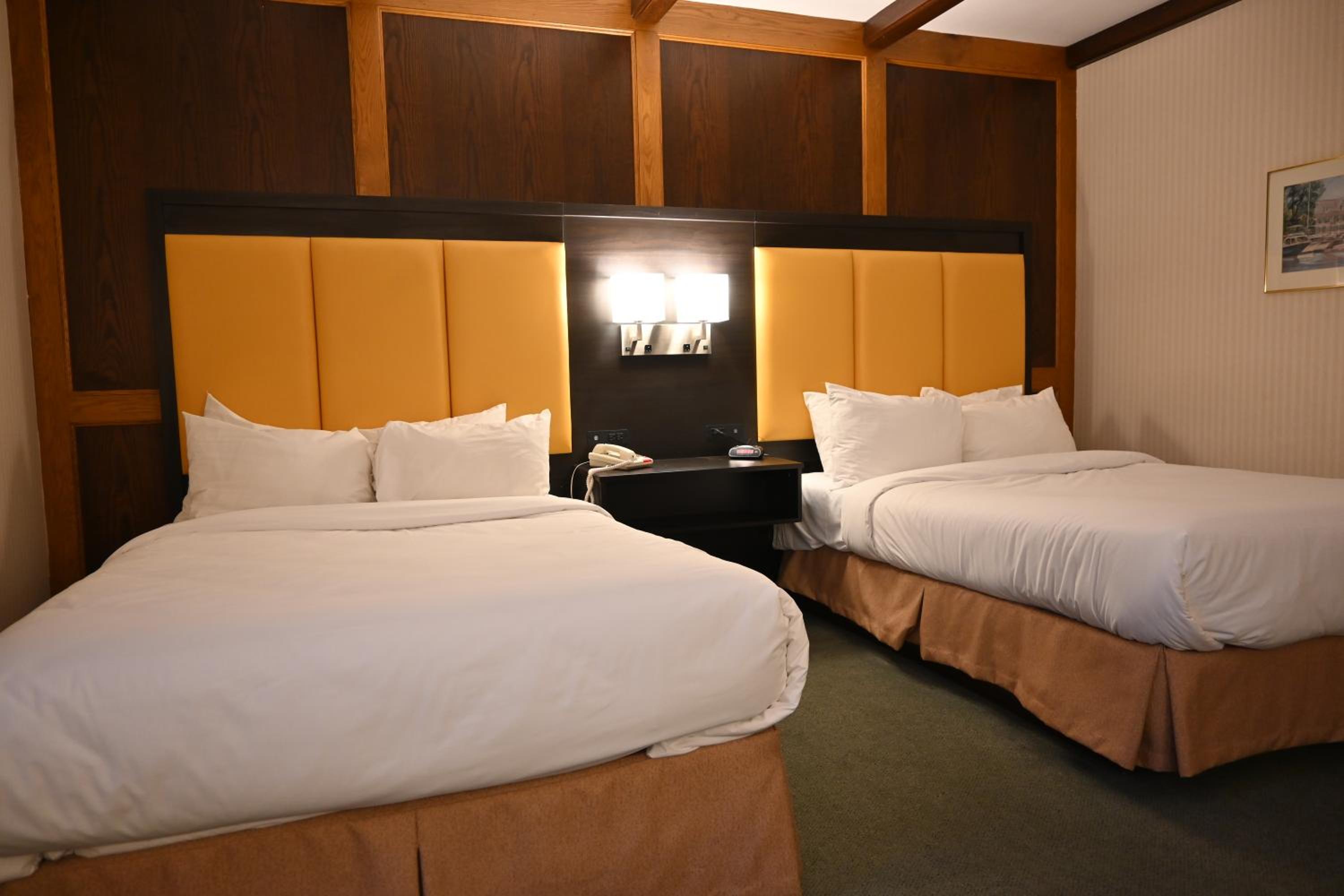 Standard Double Room - Photo 11