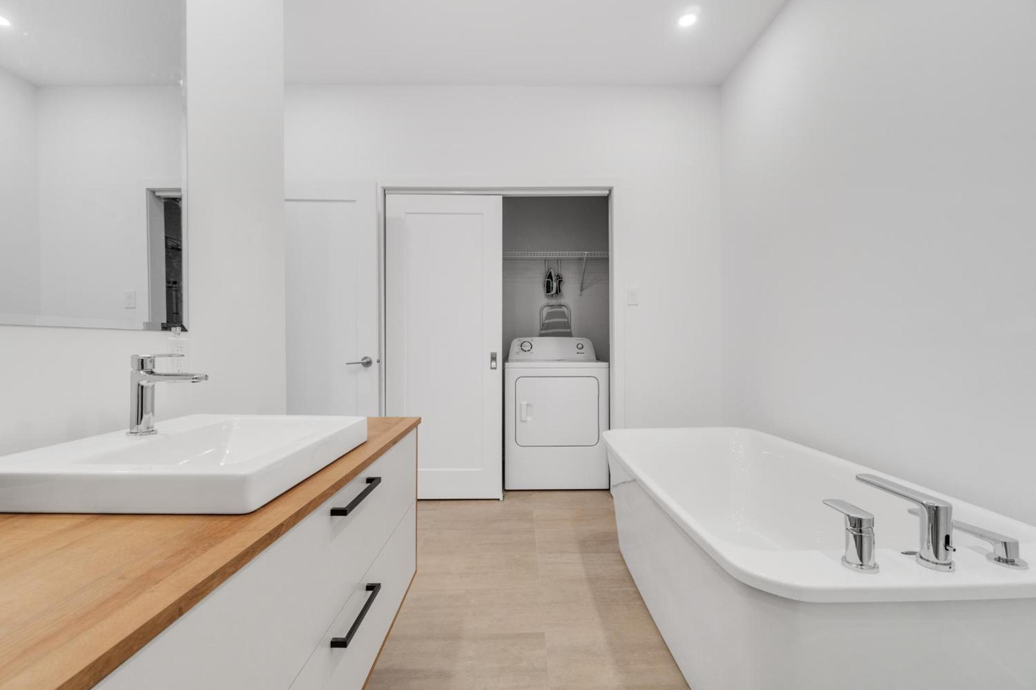 Apartment with Balcony - Le Chic - 802