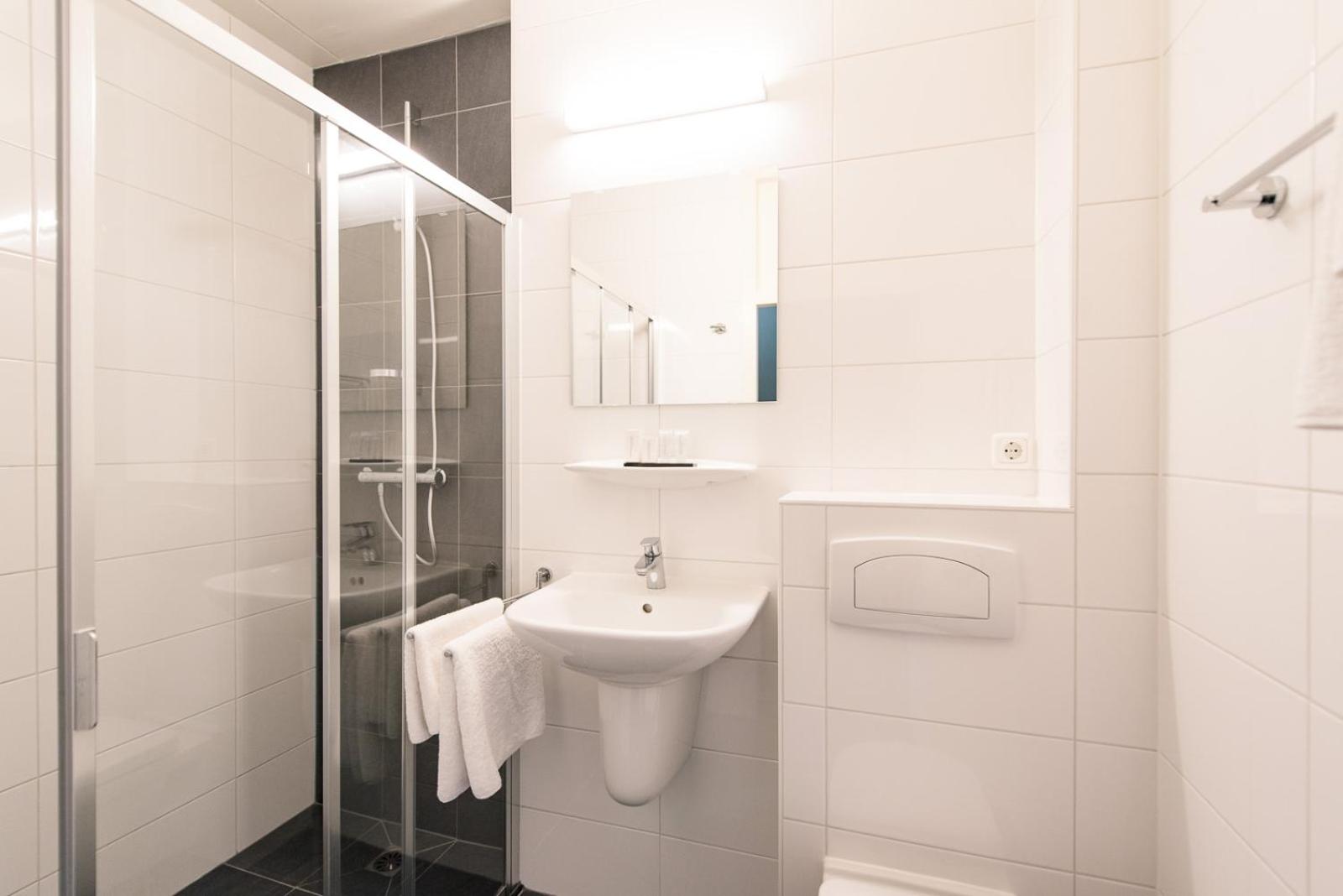 Double/Twin Room with Balcony photo 2