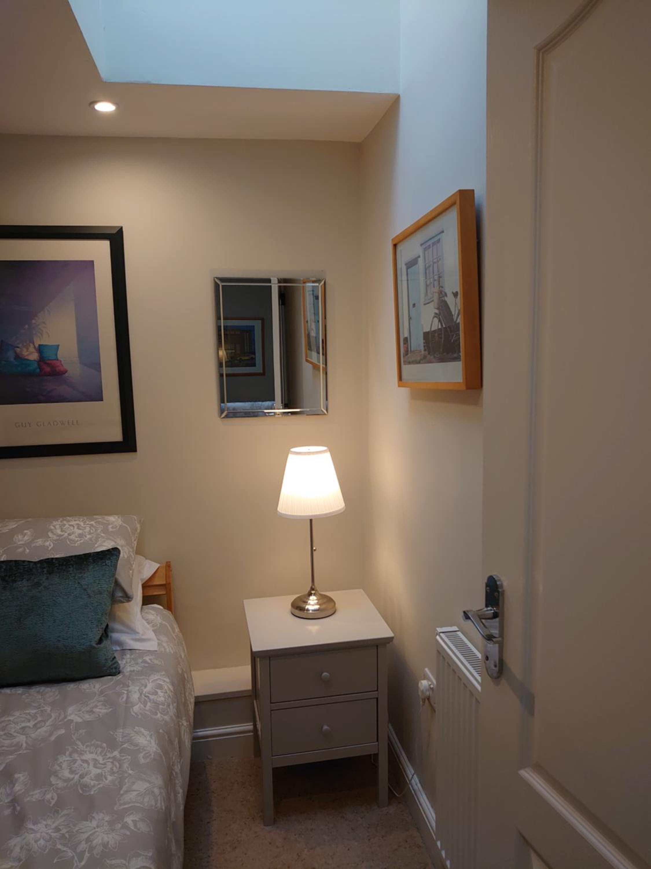 Two-Bedroom House - Photo 28