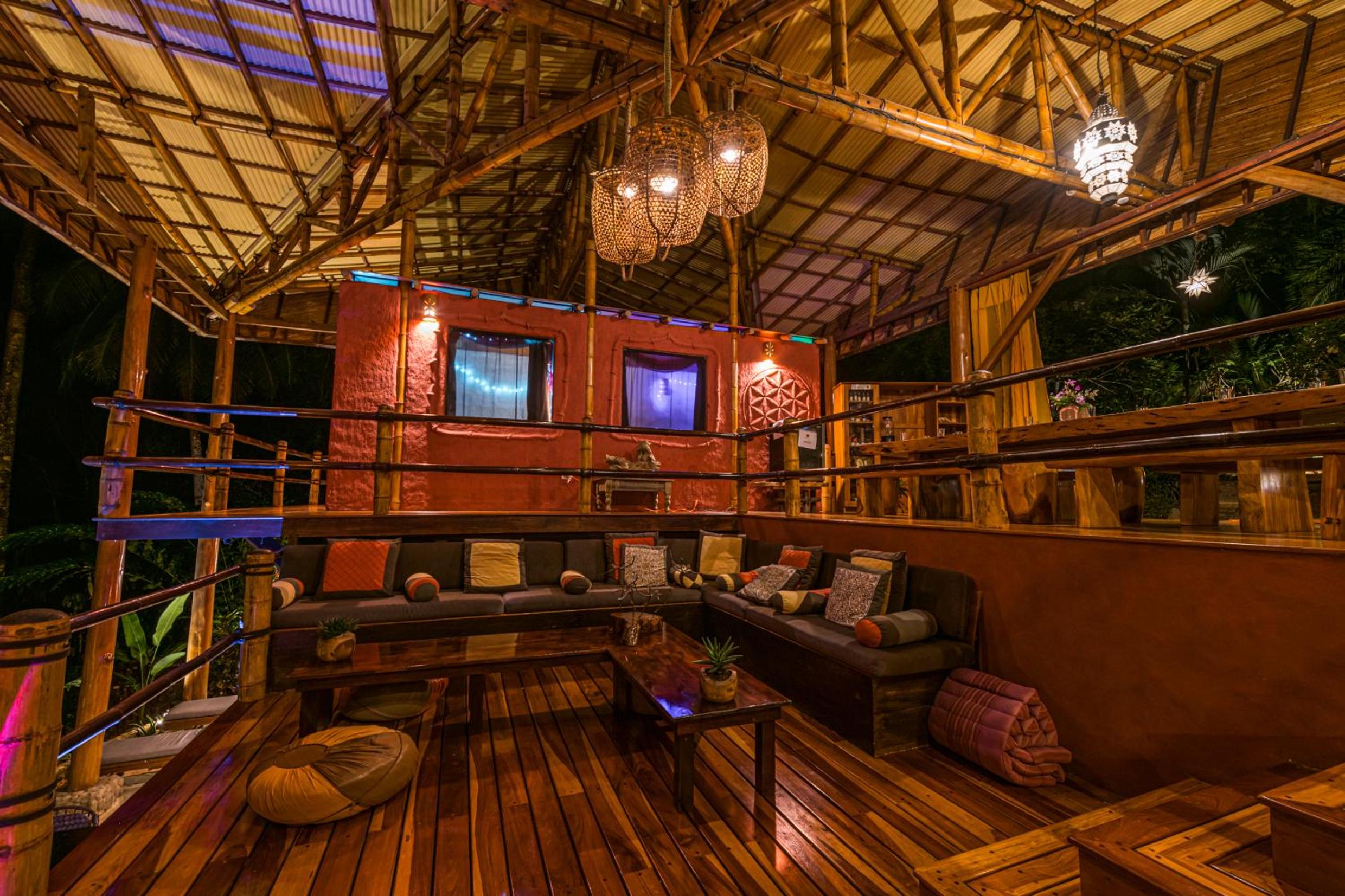 Double or Twin Room with Sea View - Photo 7