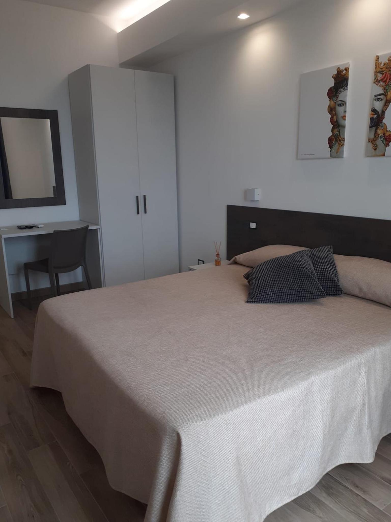 Double Room with Balcony and Sea View photo 2