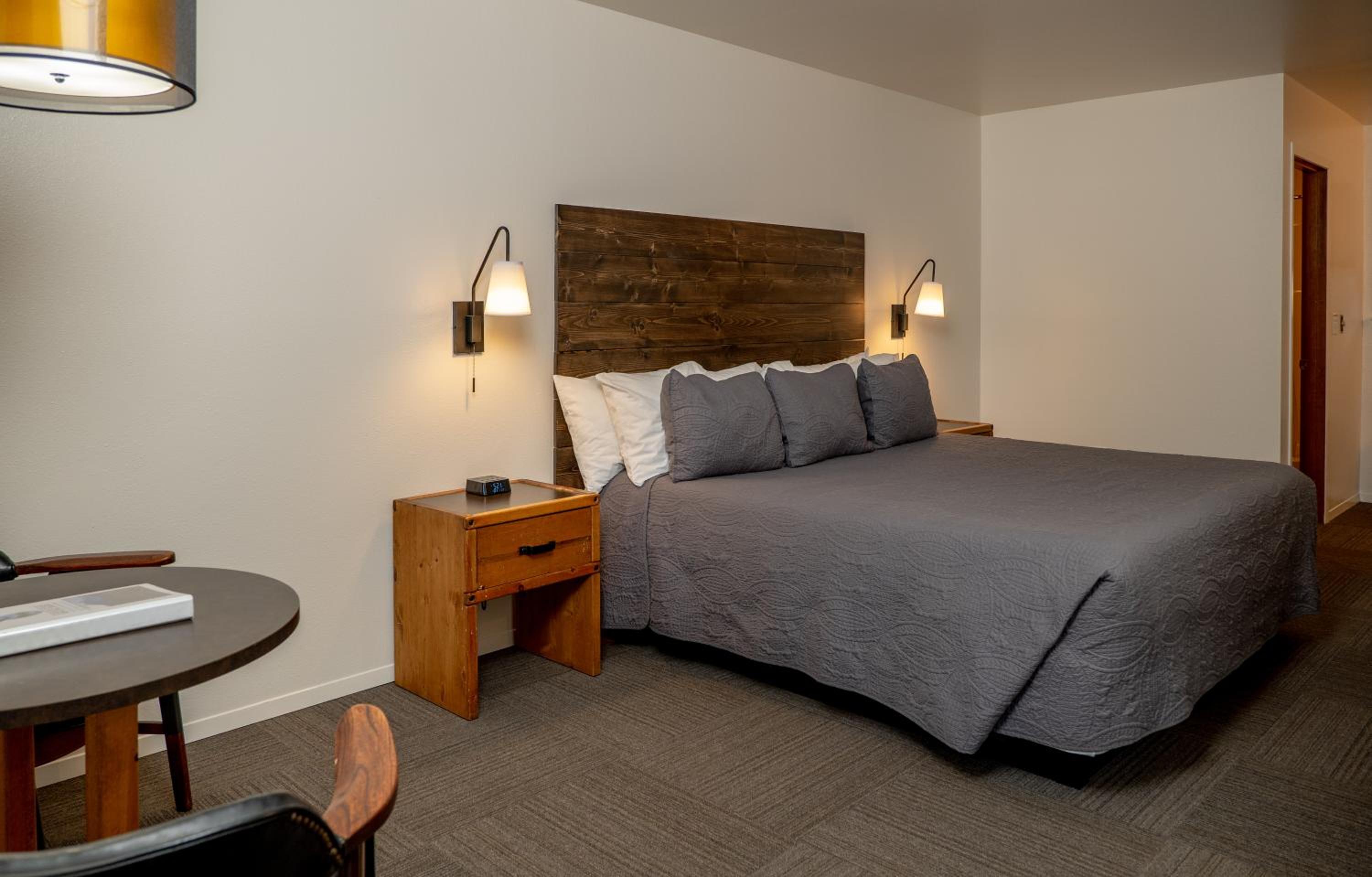 Standard King Room photo 2