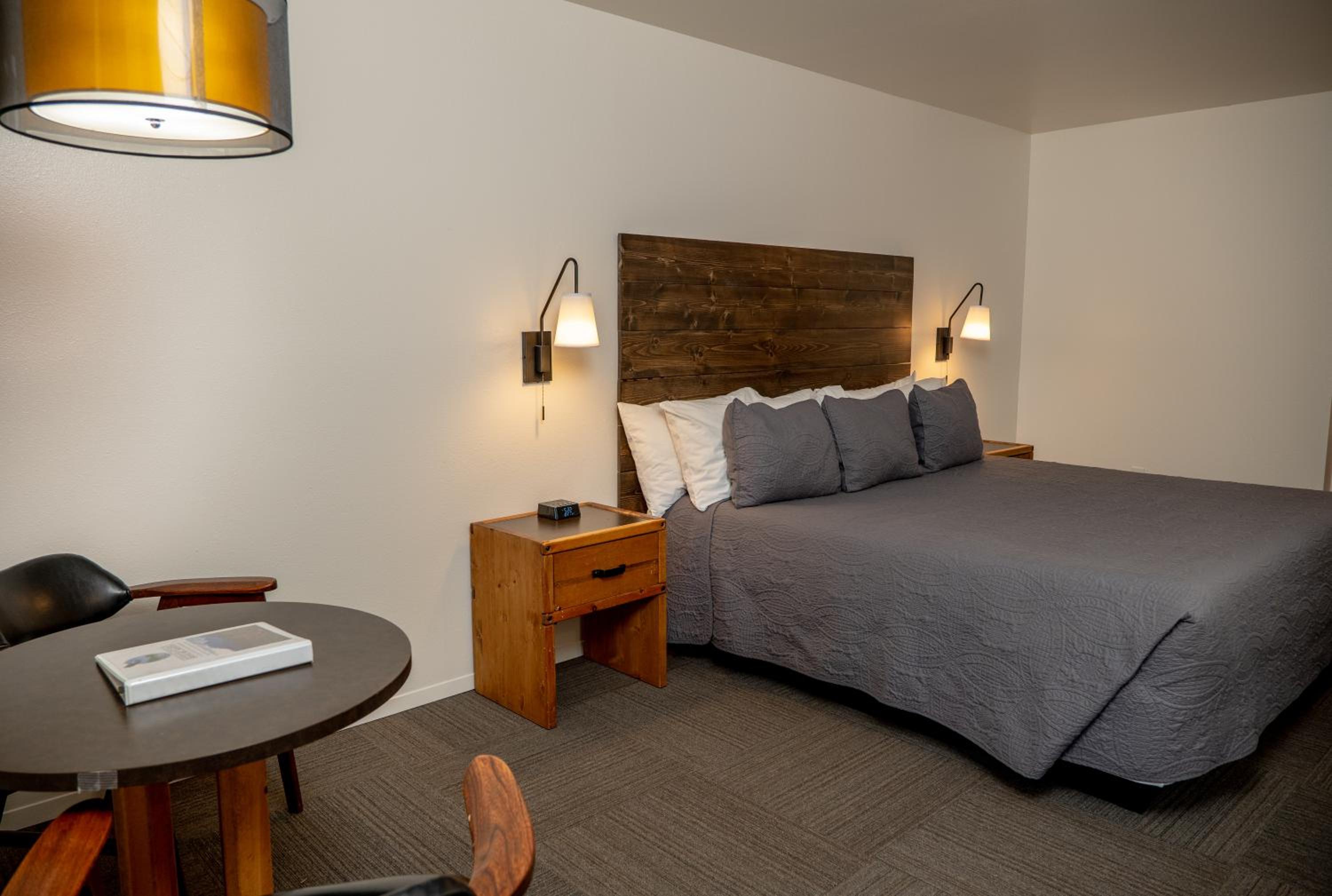 Standard King Room photo 1