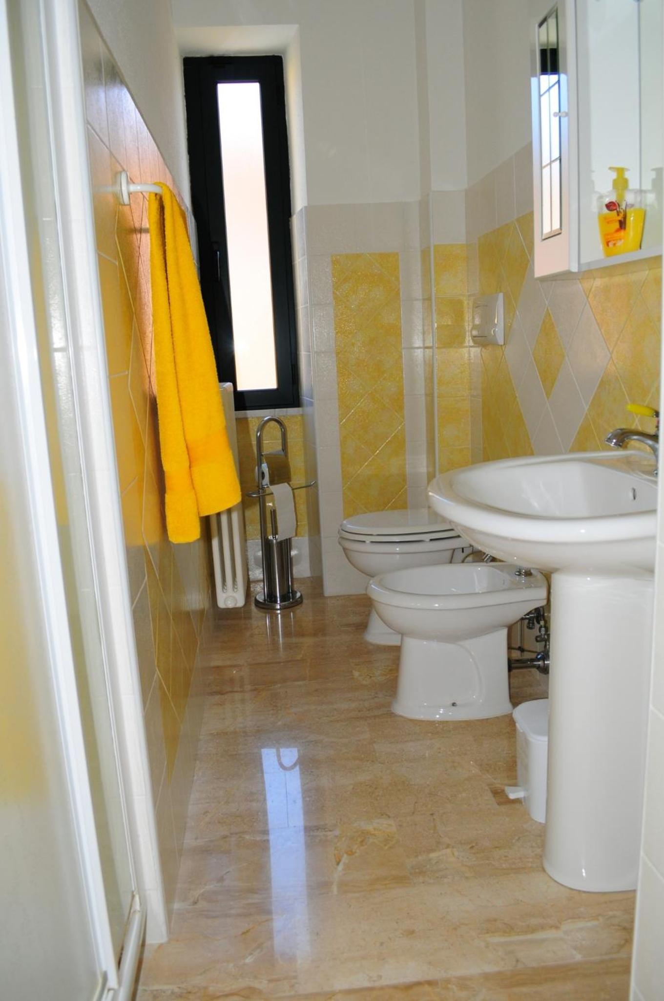Double or Twin Room - Photo 5