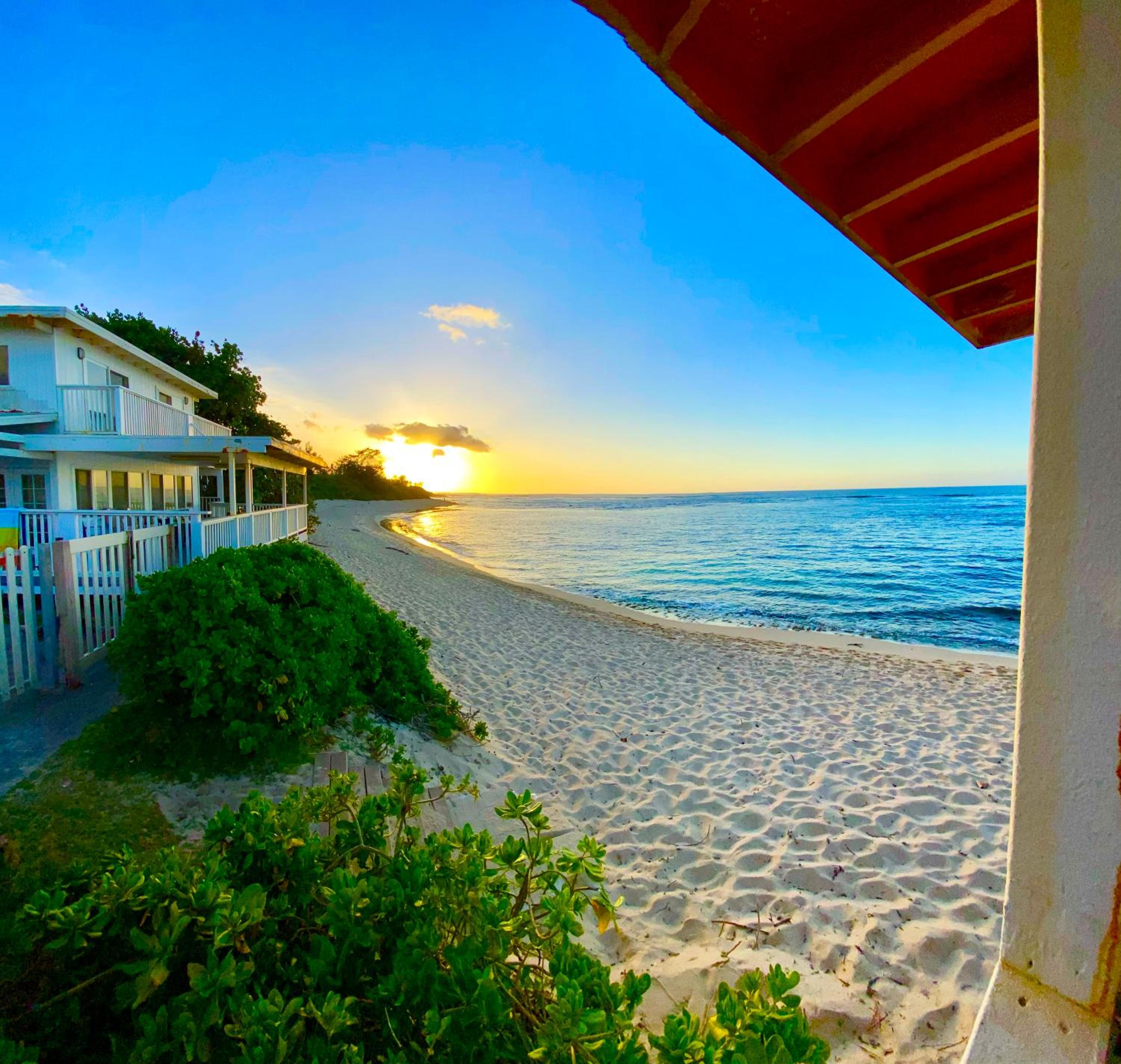 White Beachfront Four-Bedroom House - Photo 23