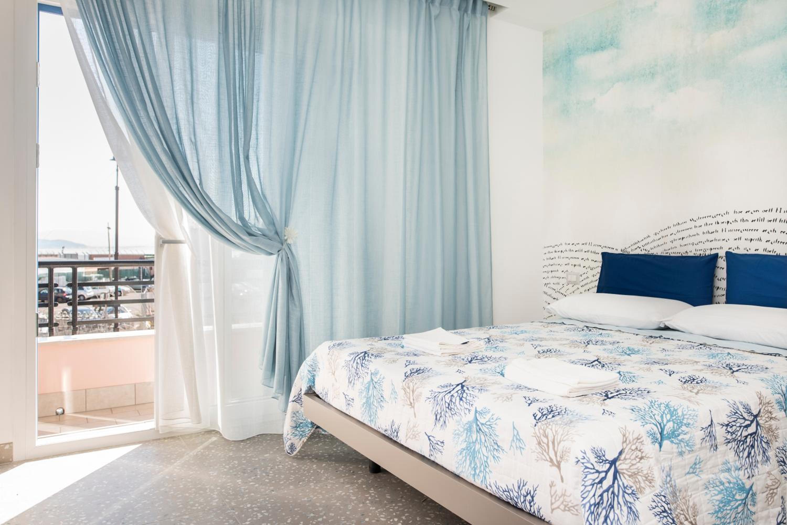 Double Room With Balcony And Sea View