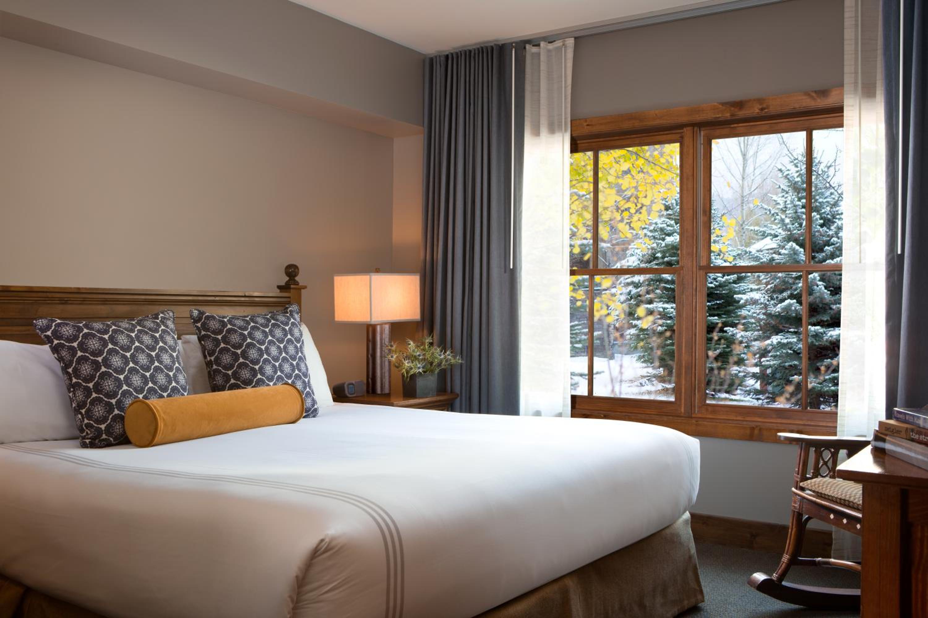 Lodge Room- King Bed - Photo 5