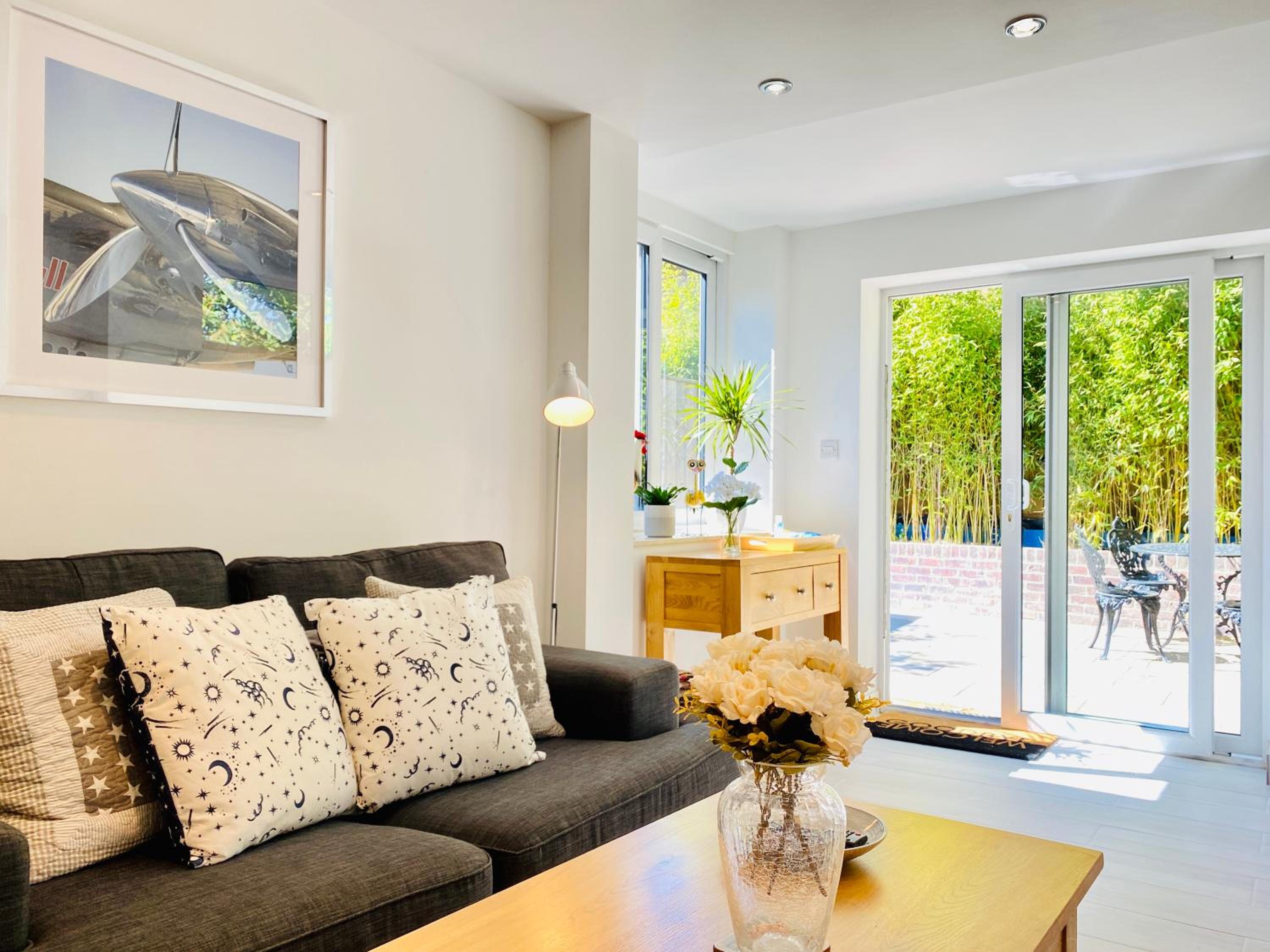 One-Bedroom Apartment - Photo 1