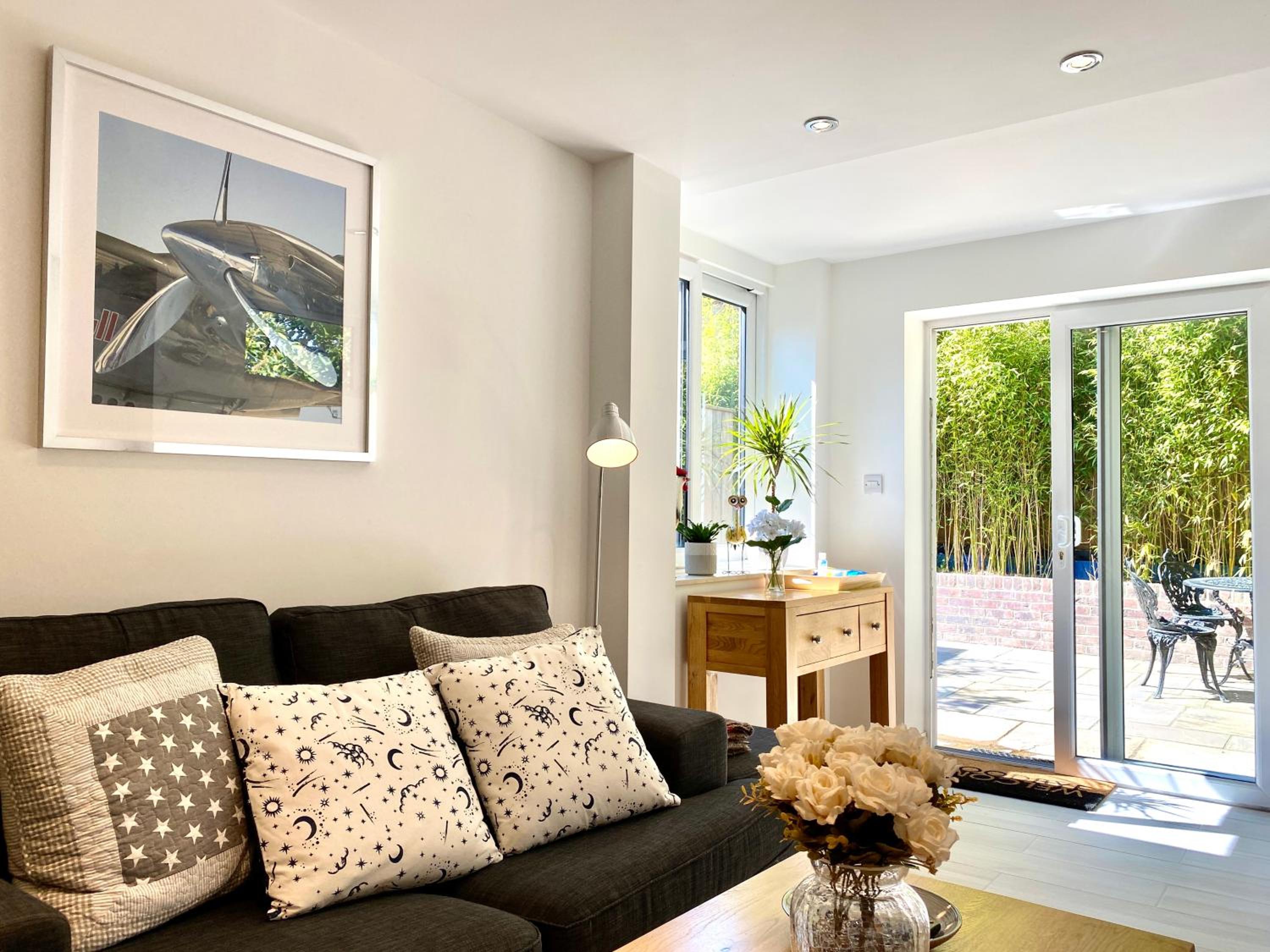 One-Bedroom Apartment - Photo 3