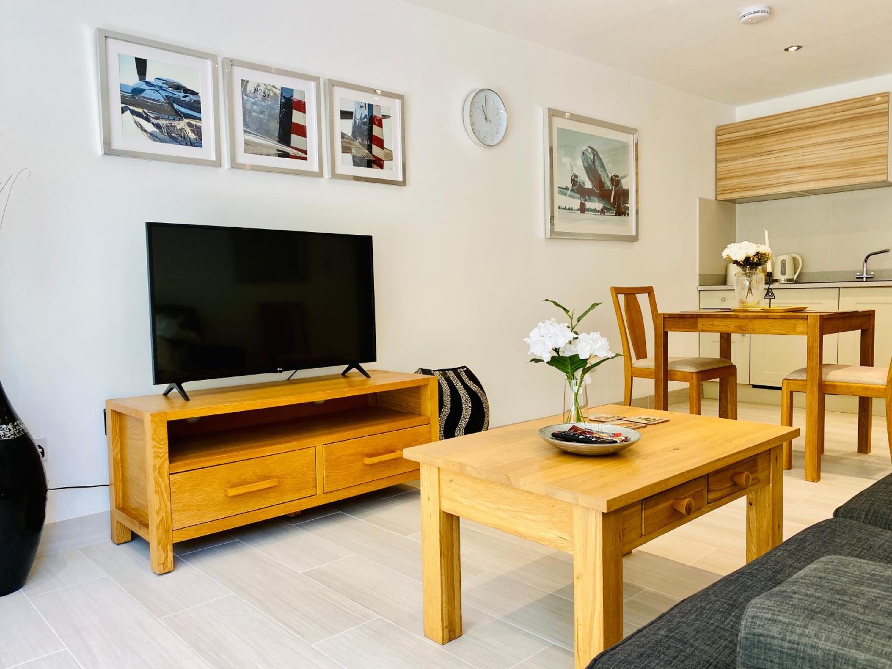 One-Bedroom Apartment - Photo 29