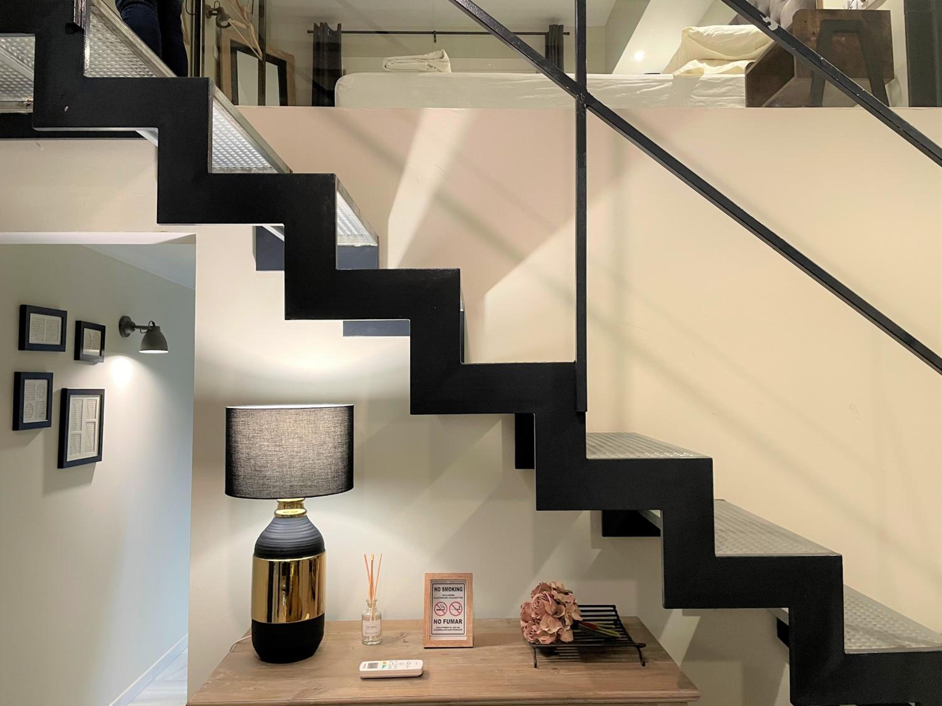One-Bedroom Apartment - Photo 1
