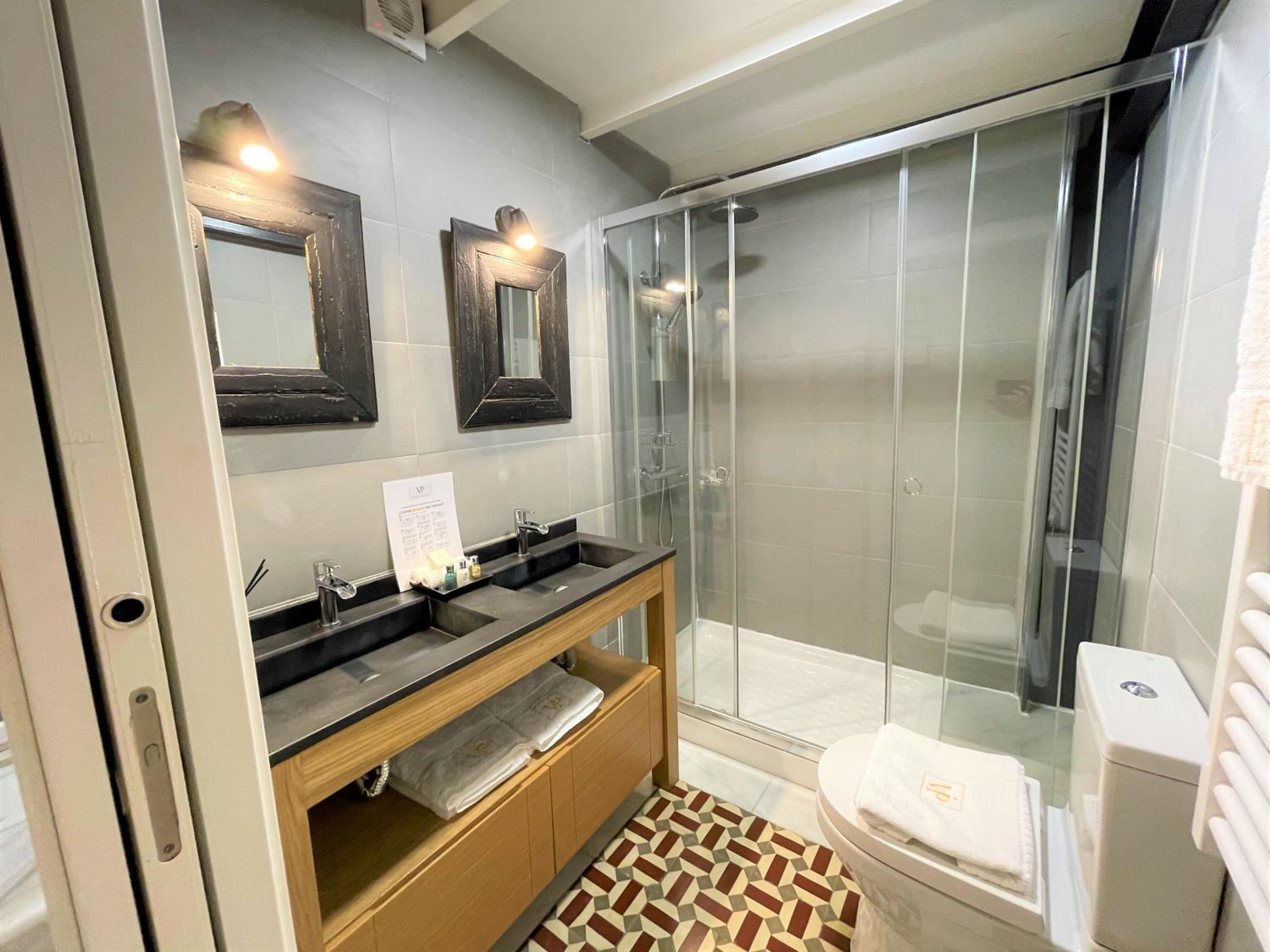 One-Bedroom Apartment - Photo 4