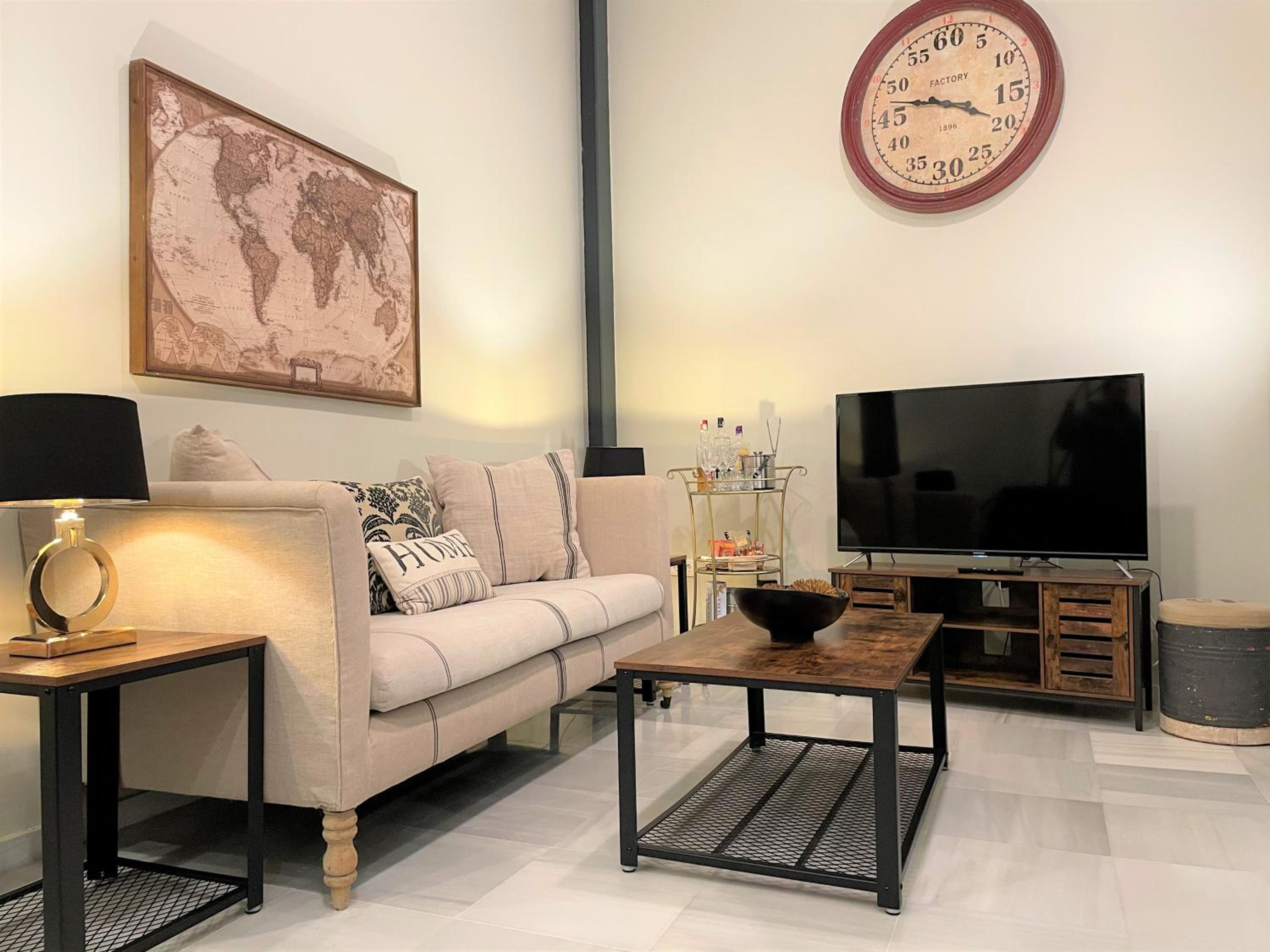 One-Bedroom Apartment - Photo 18
