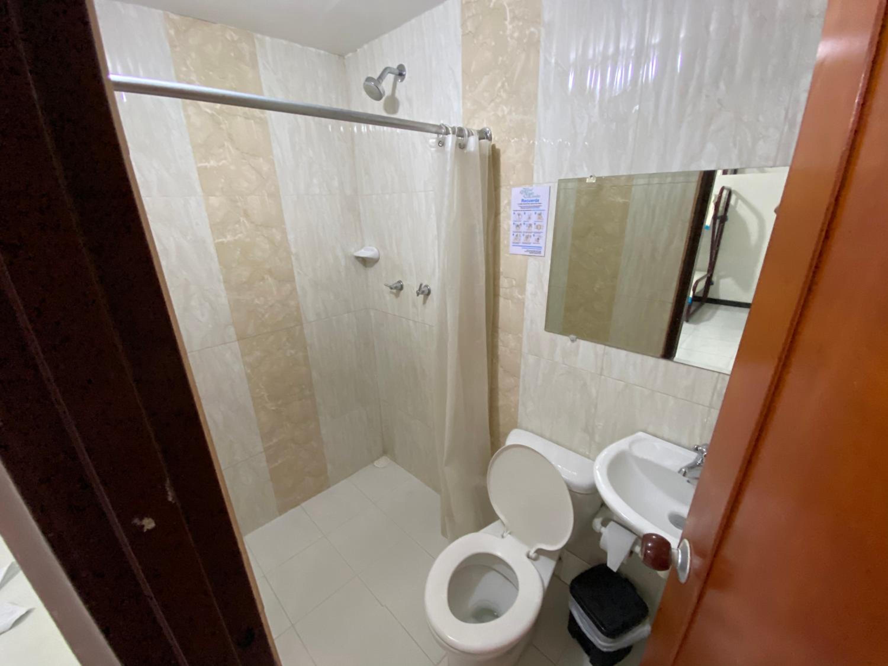 Family Room with Private Bathroom photo 3