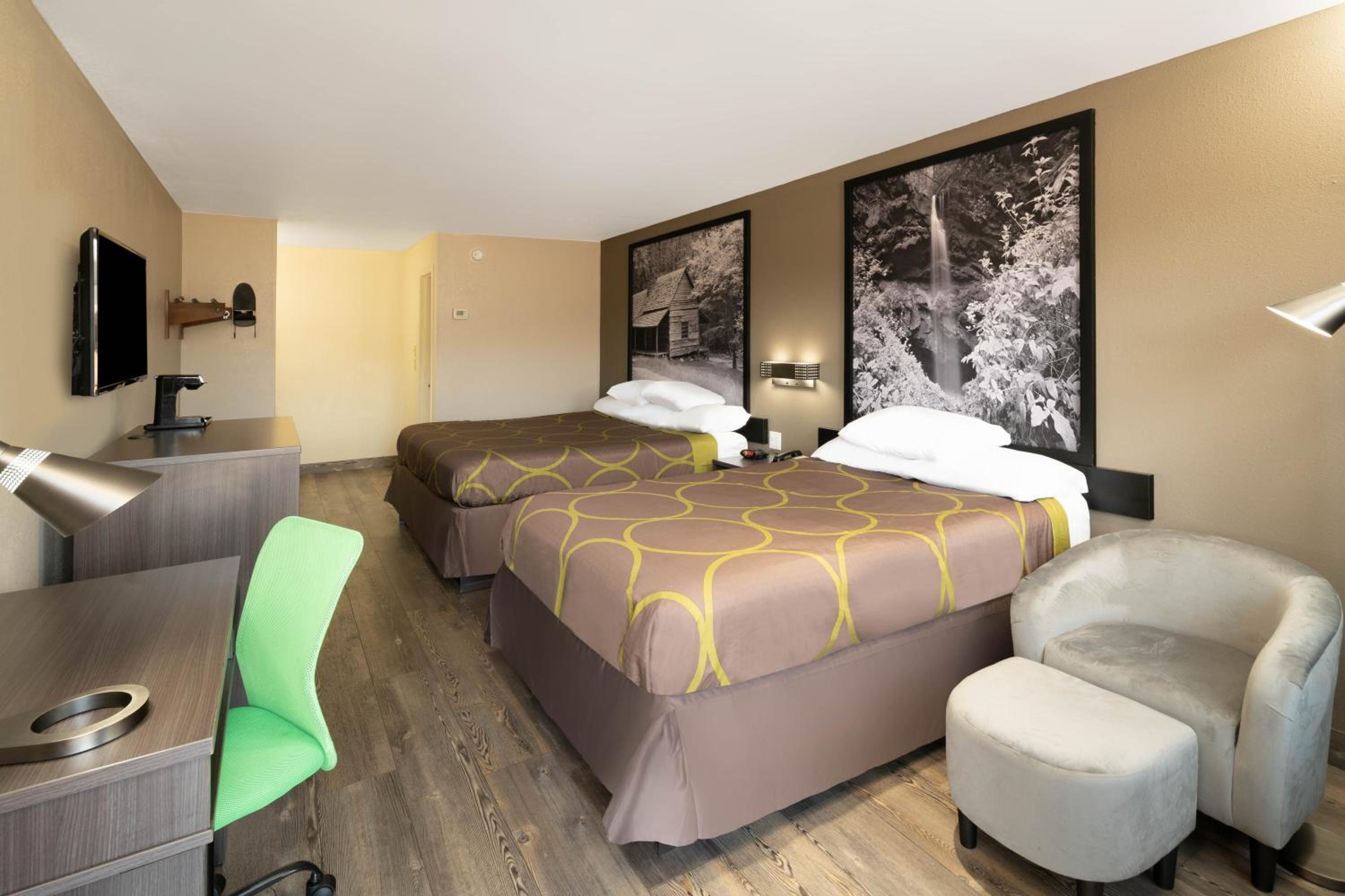 Superior King Room - Non-Smoking - Photo 3