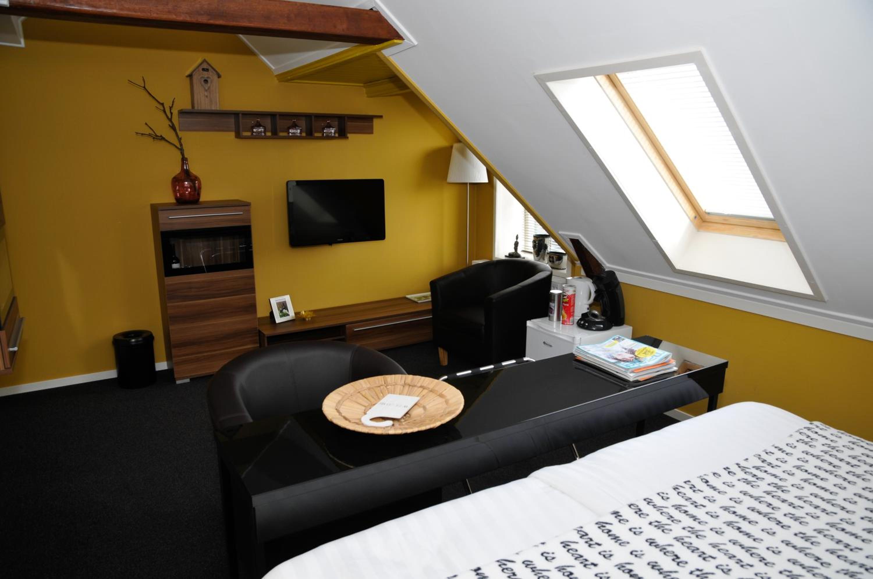 Double Room - Photo 9