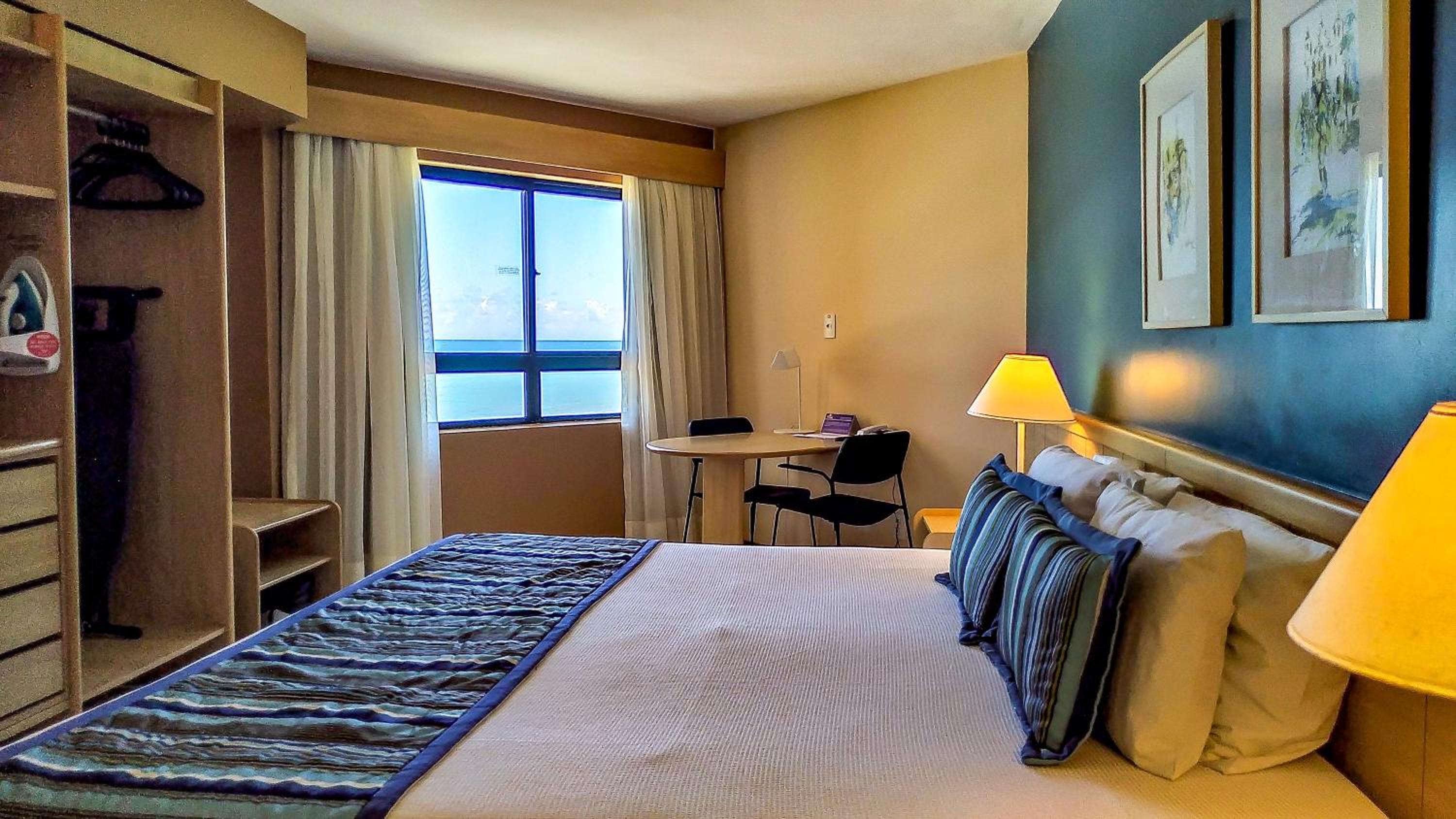 Deluxe Double Room with Sea View thumbnail 6