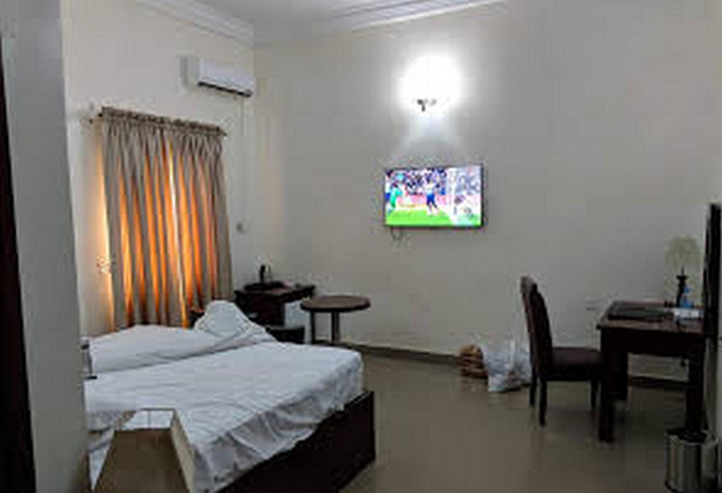 Double or Twin Room photo 2