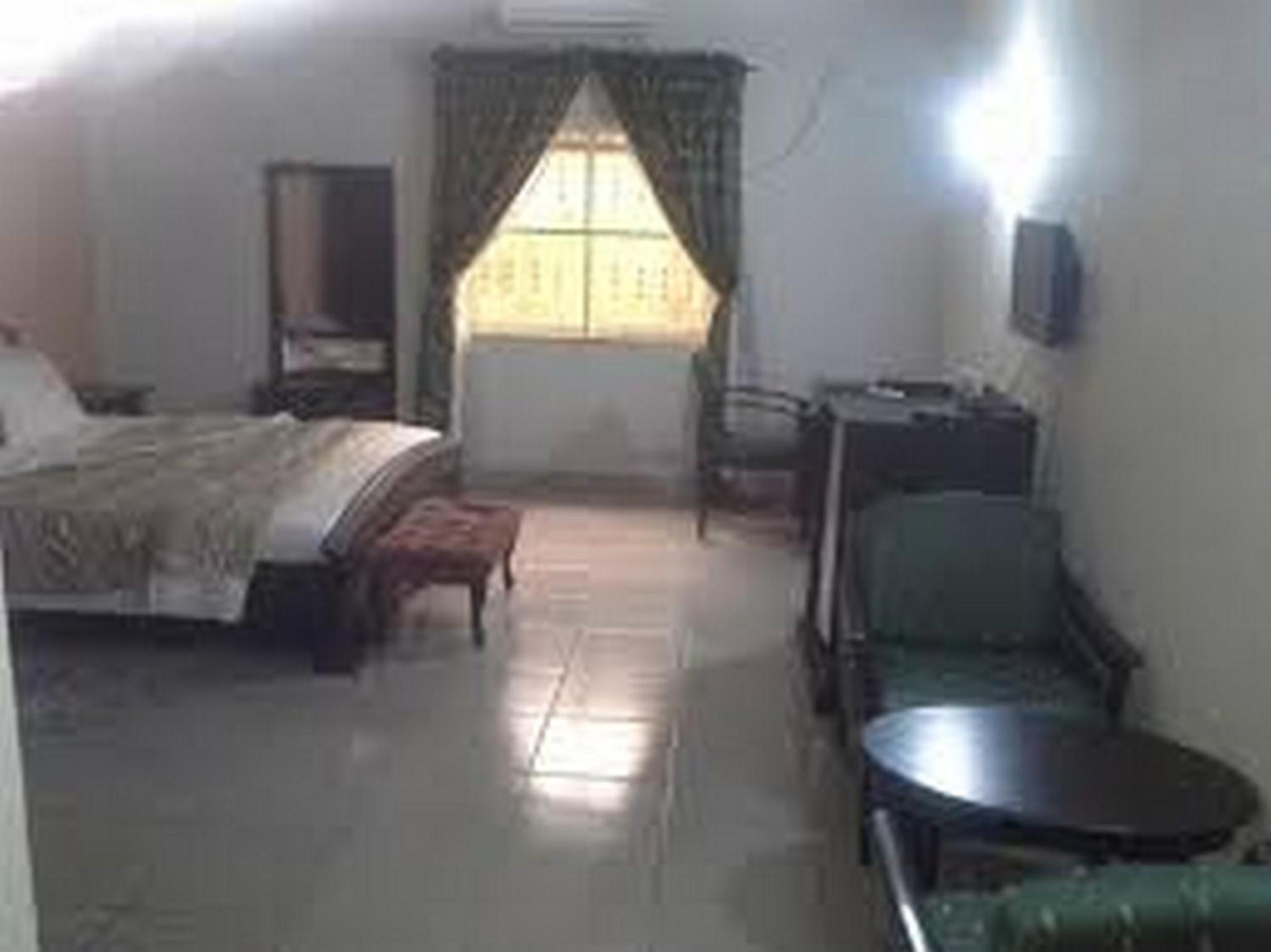 Double or Twin Room - Photo 5