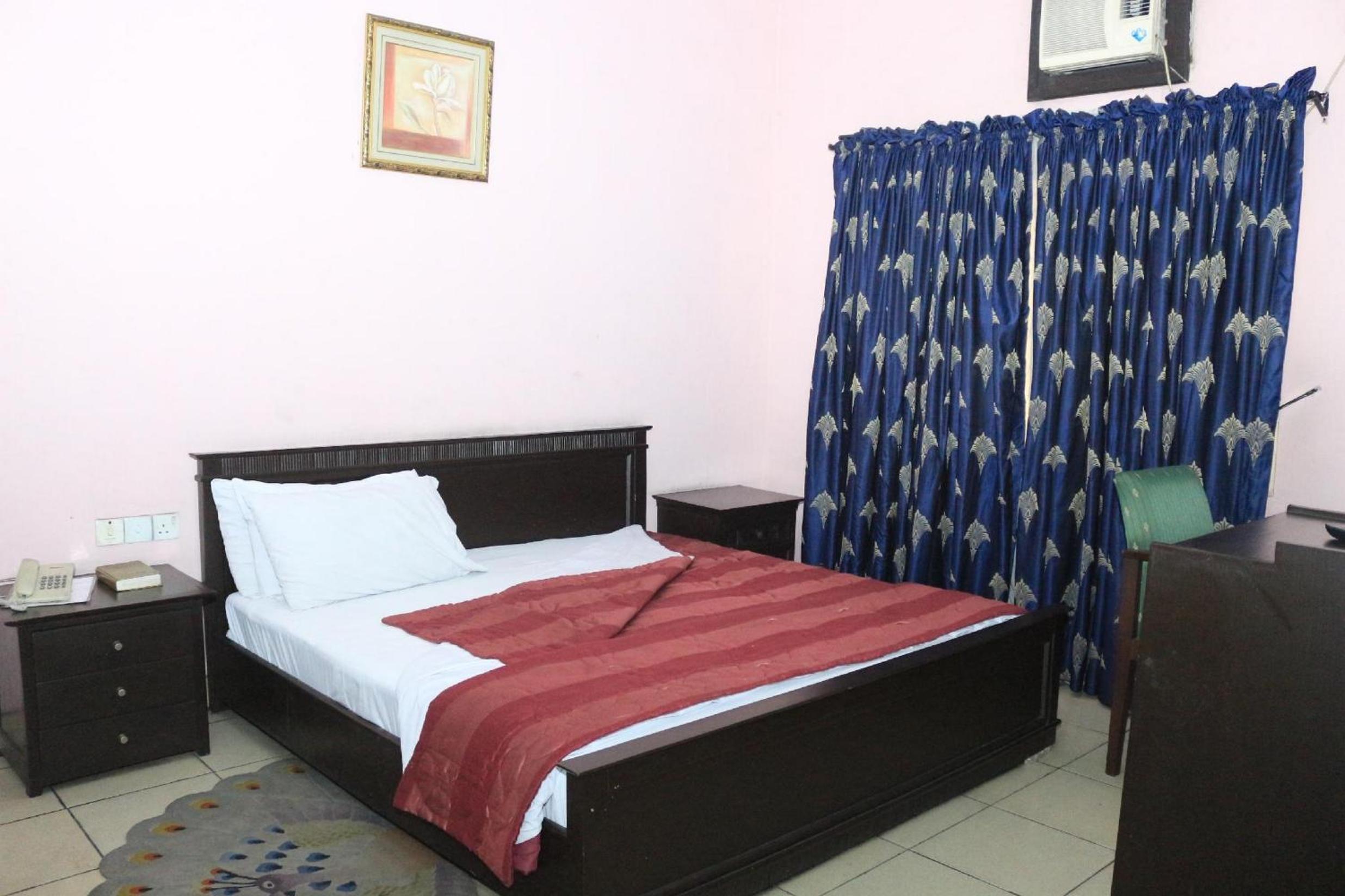 Double or Twin Room - Photo 11