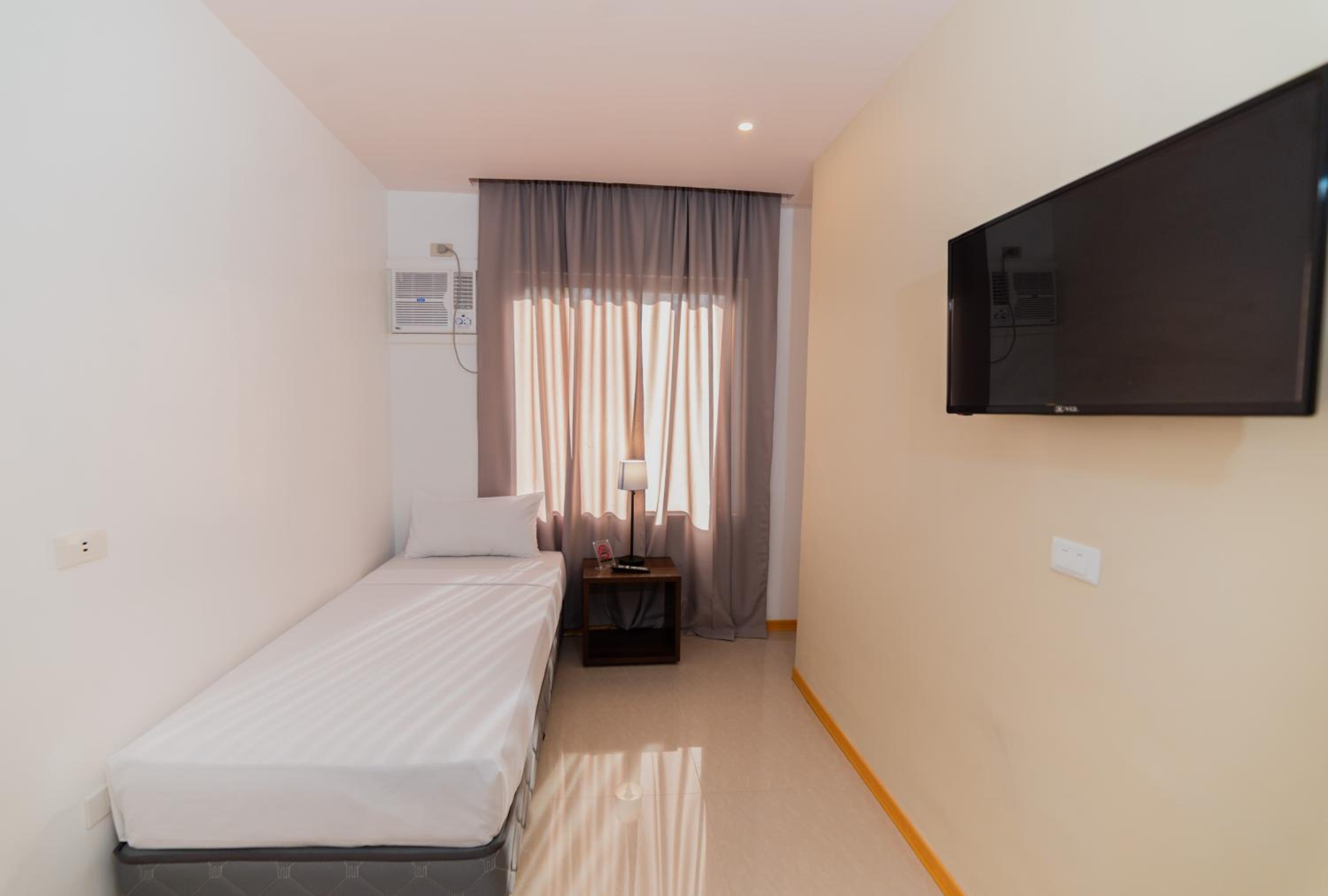 Single Room photo 2