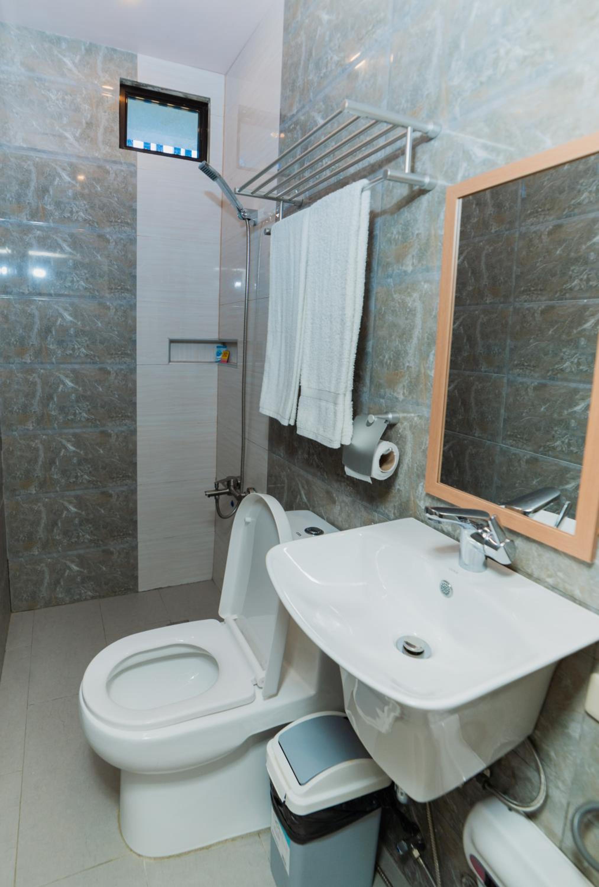 Standard Double or Twin Room - Photo 4