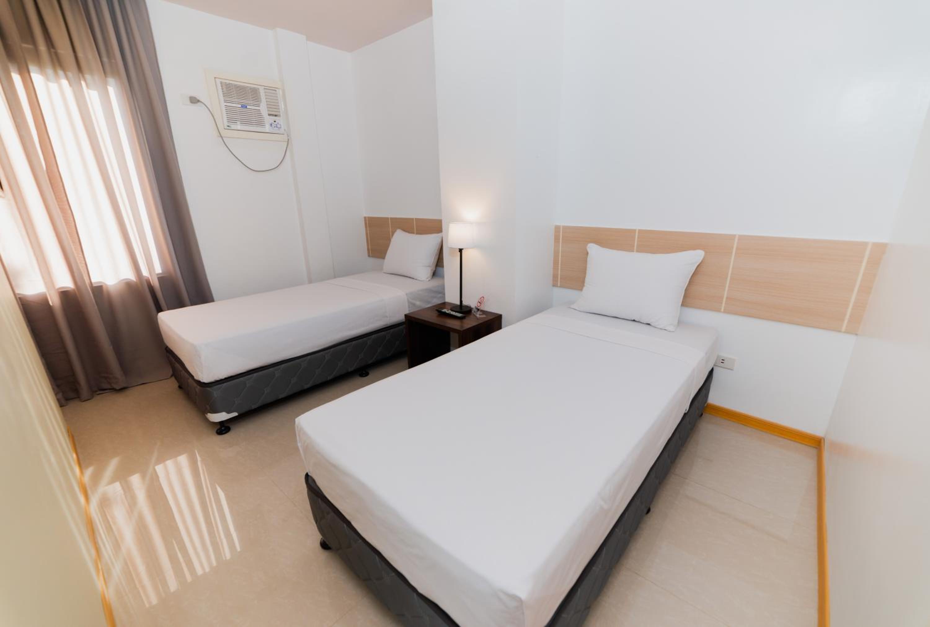 Standard Double or Twin Room - Photo 2