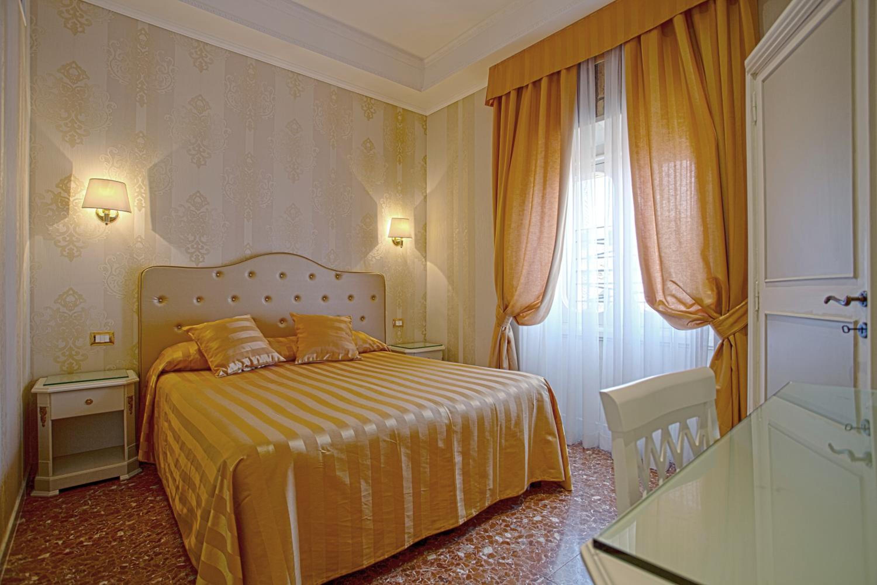 Standard  Double or Twin Room photo 3