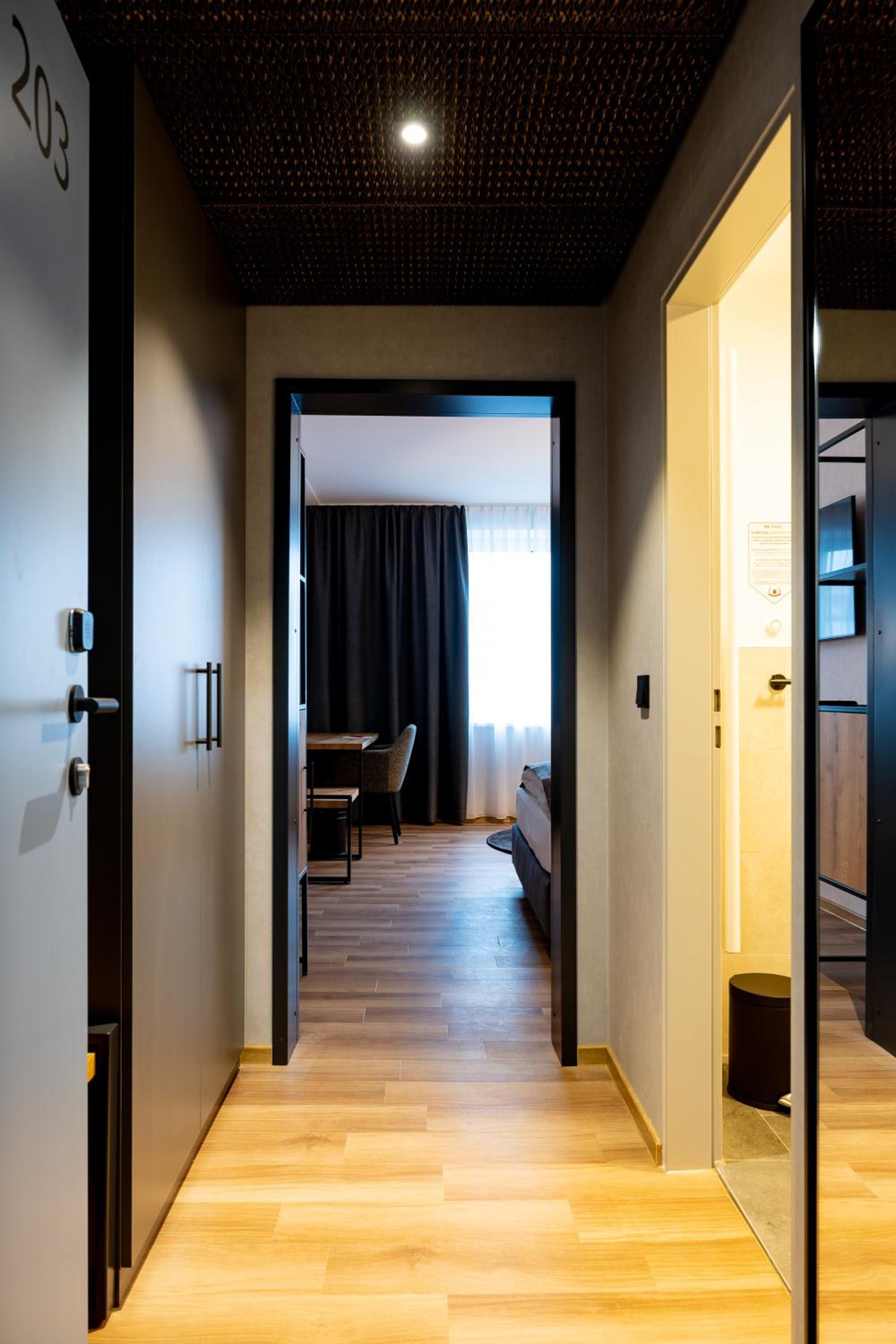 Queen Room - Photo 5