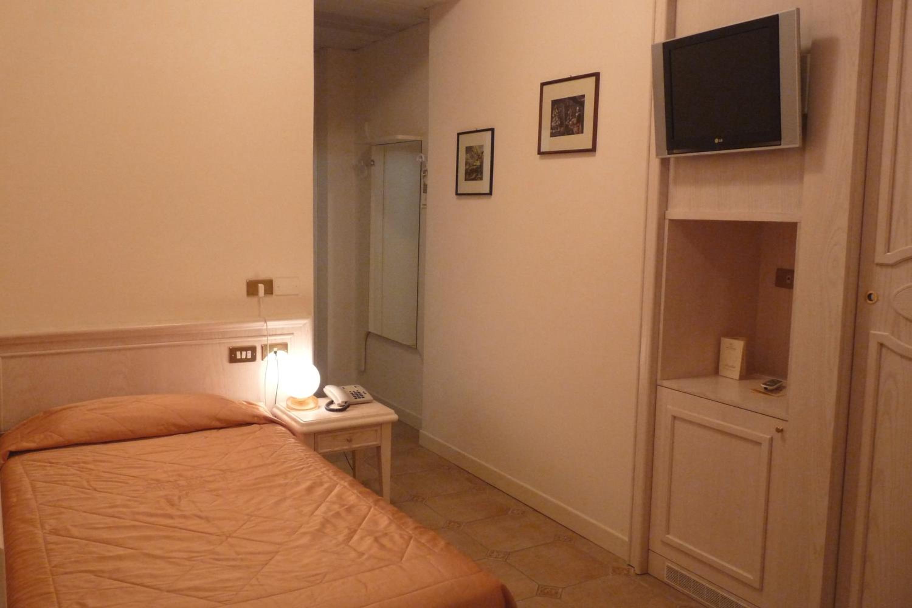 Classic Single Room photo 2