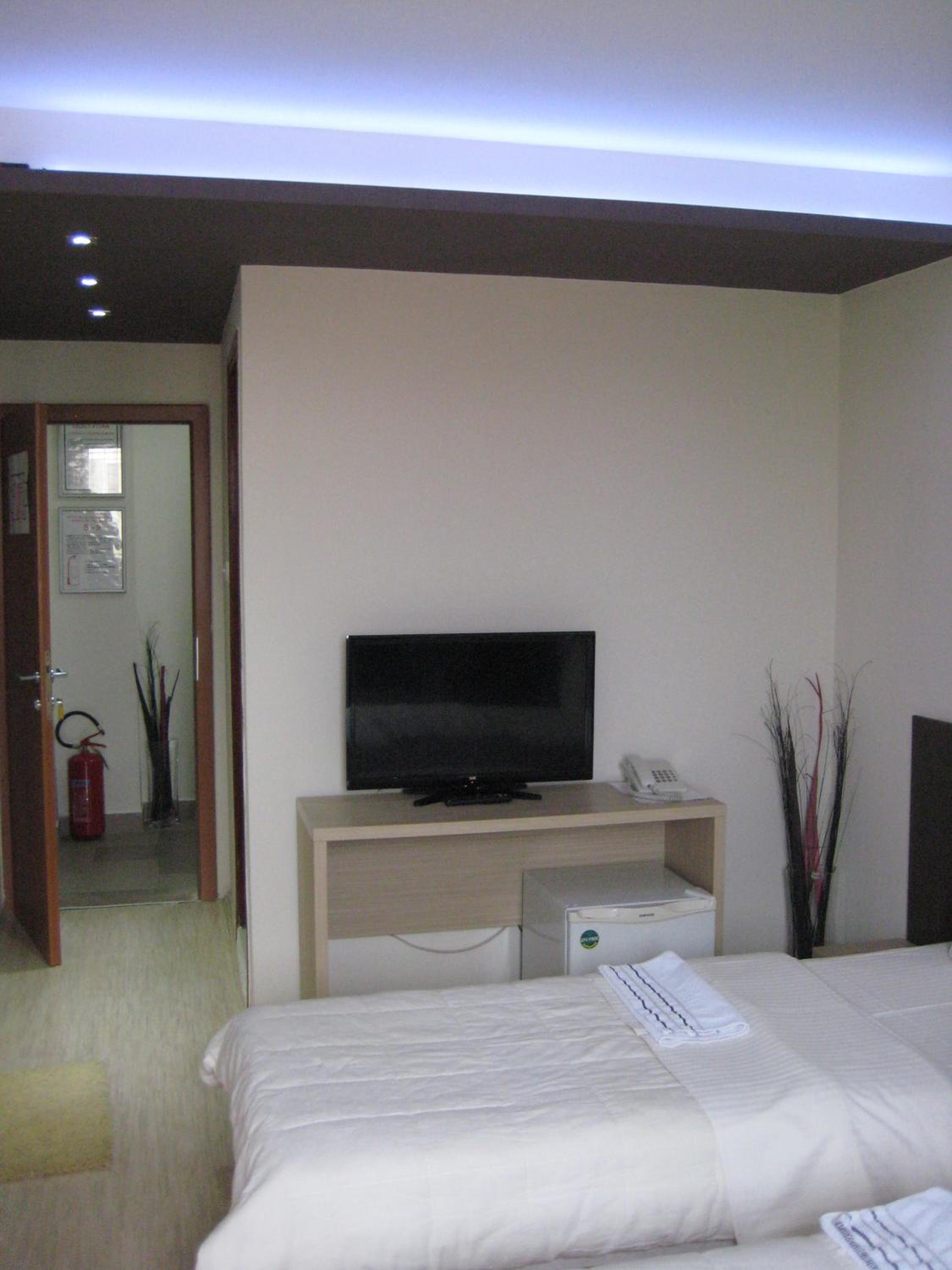 Twin Room - Photo 6