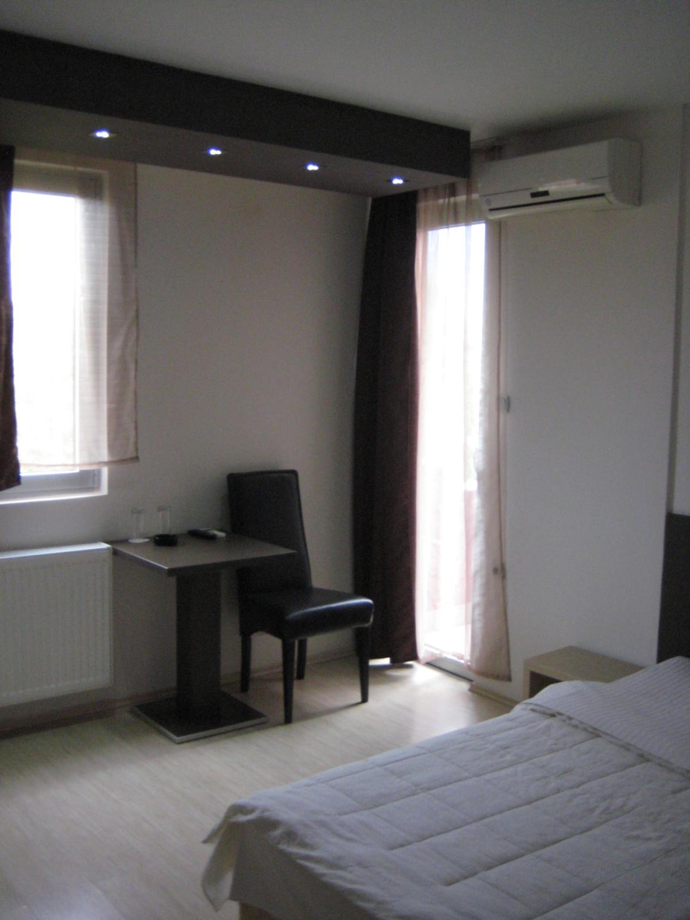 Double Room - Photo 23