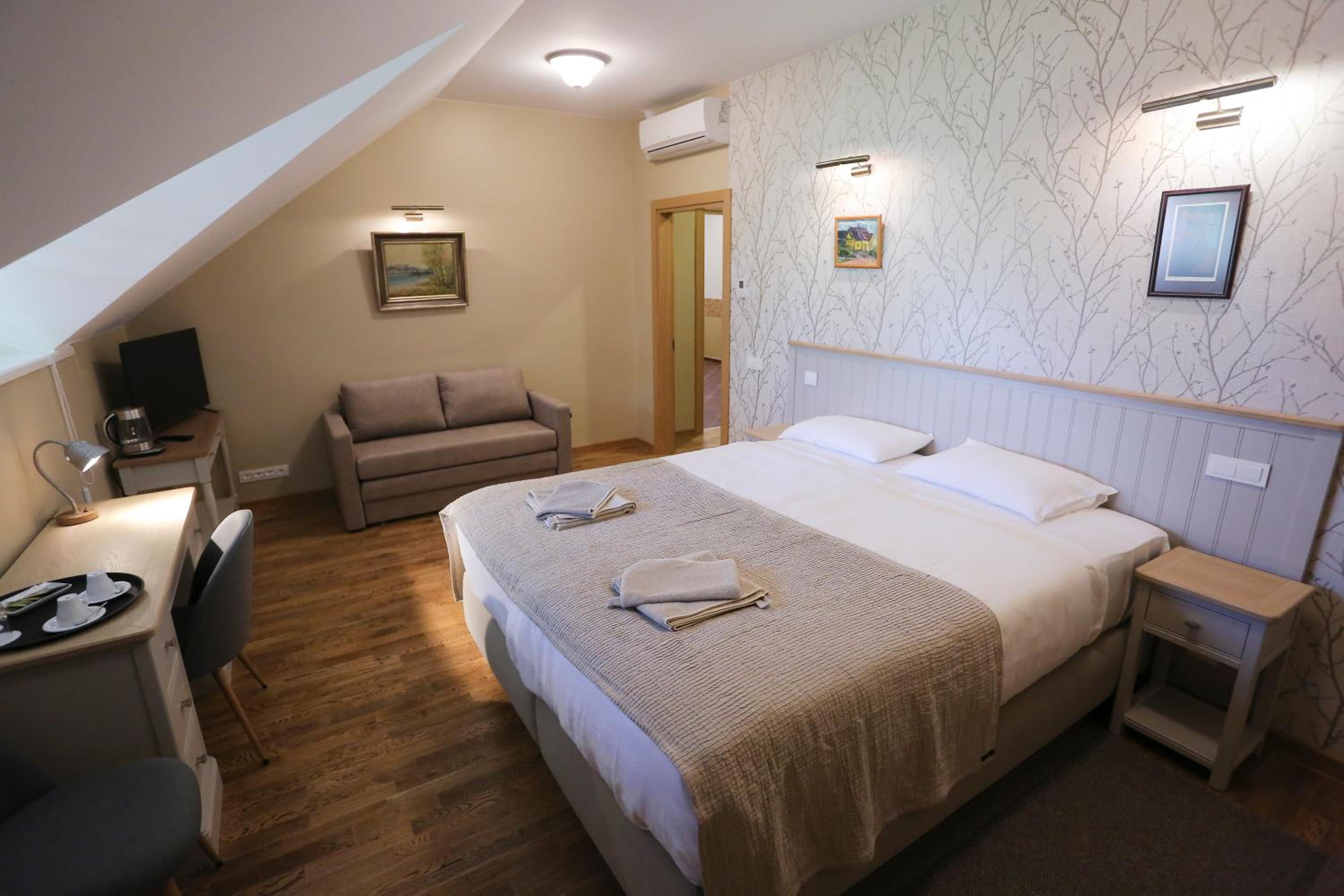 Superior Double or Twin Room - Photo 2