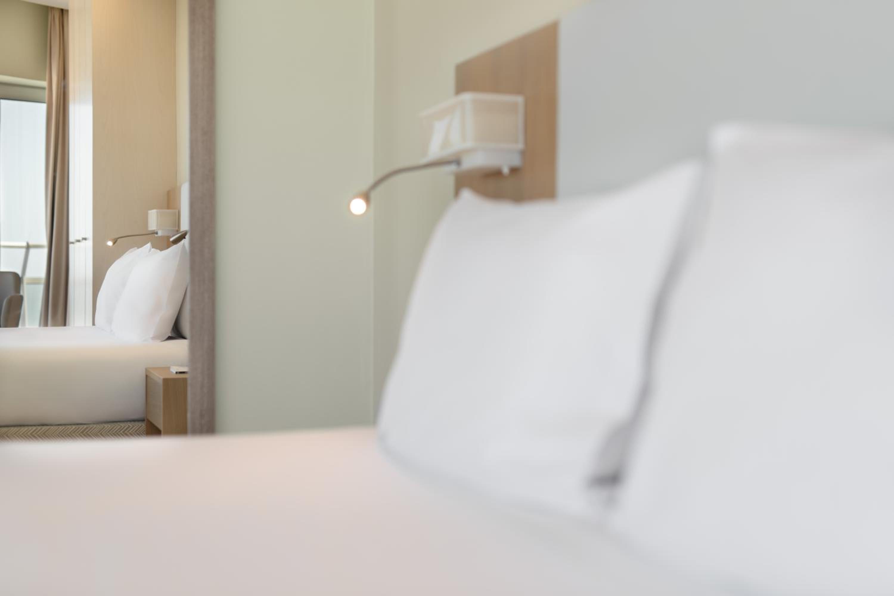 Deluxe Suite with City View photo 2