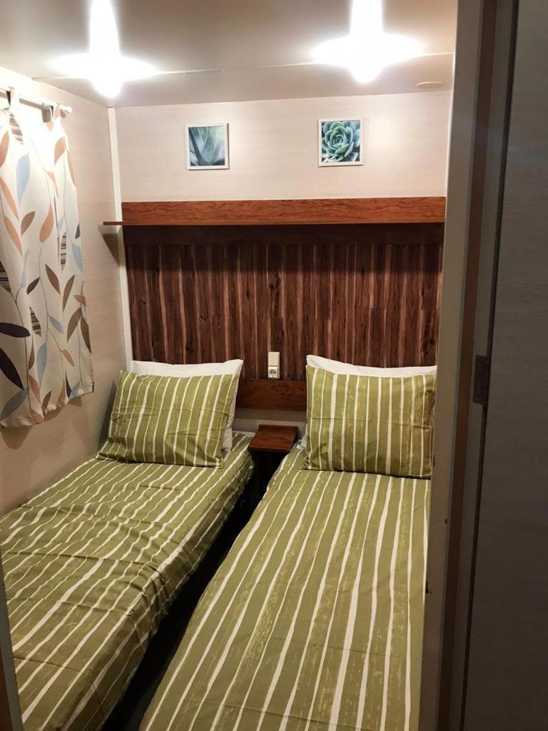 Mobile Home - Photo 5