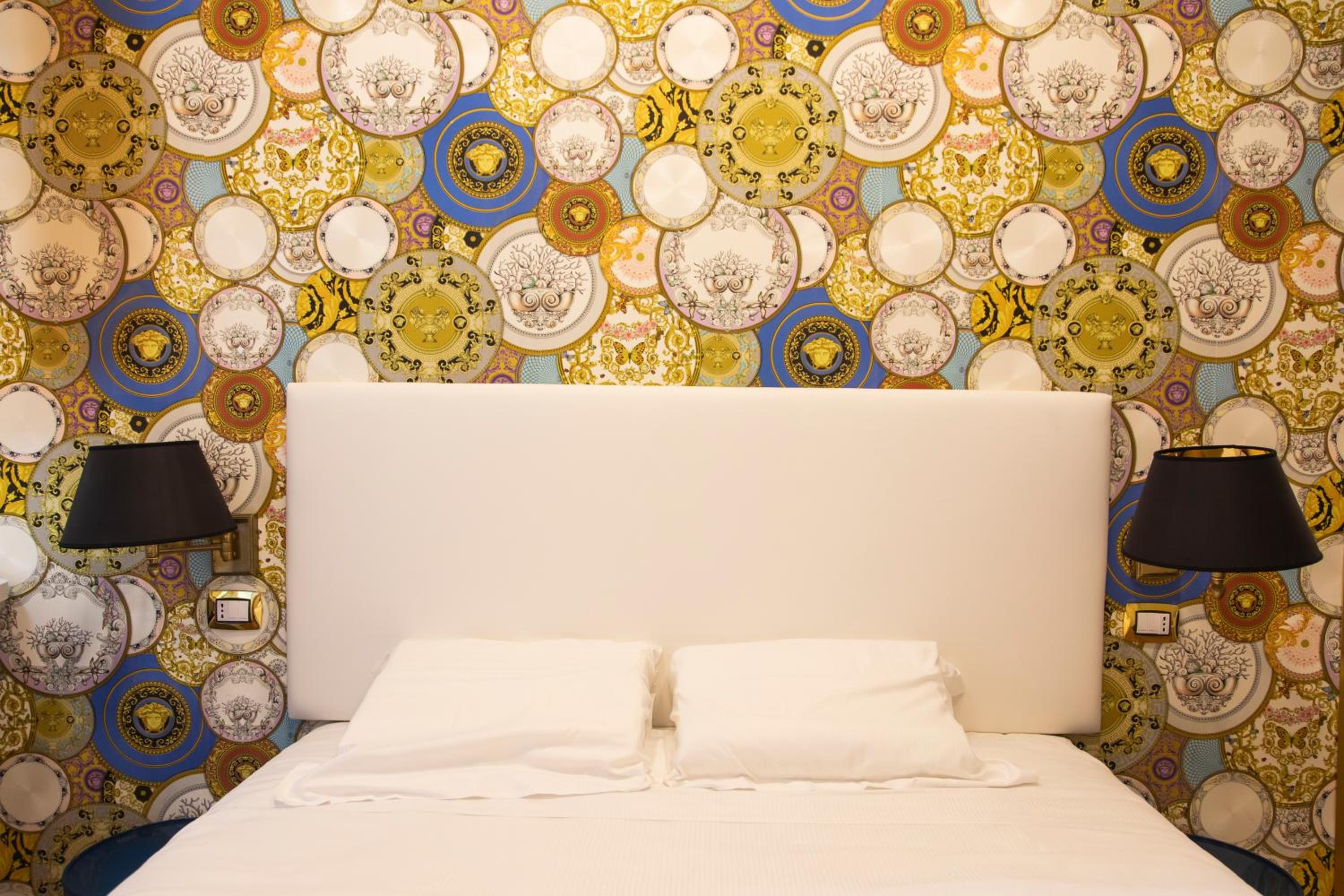 Single Room thumbnail 6