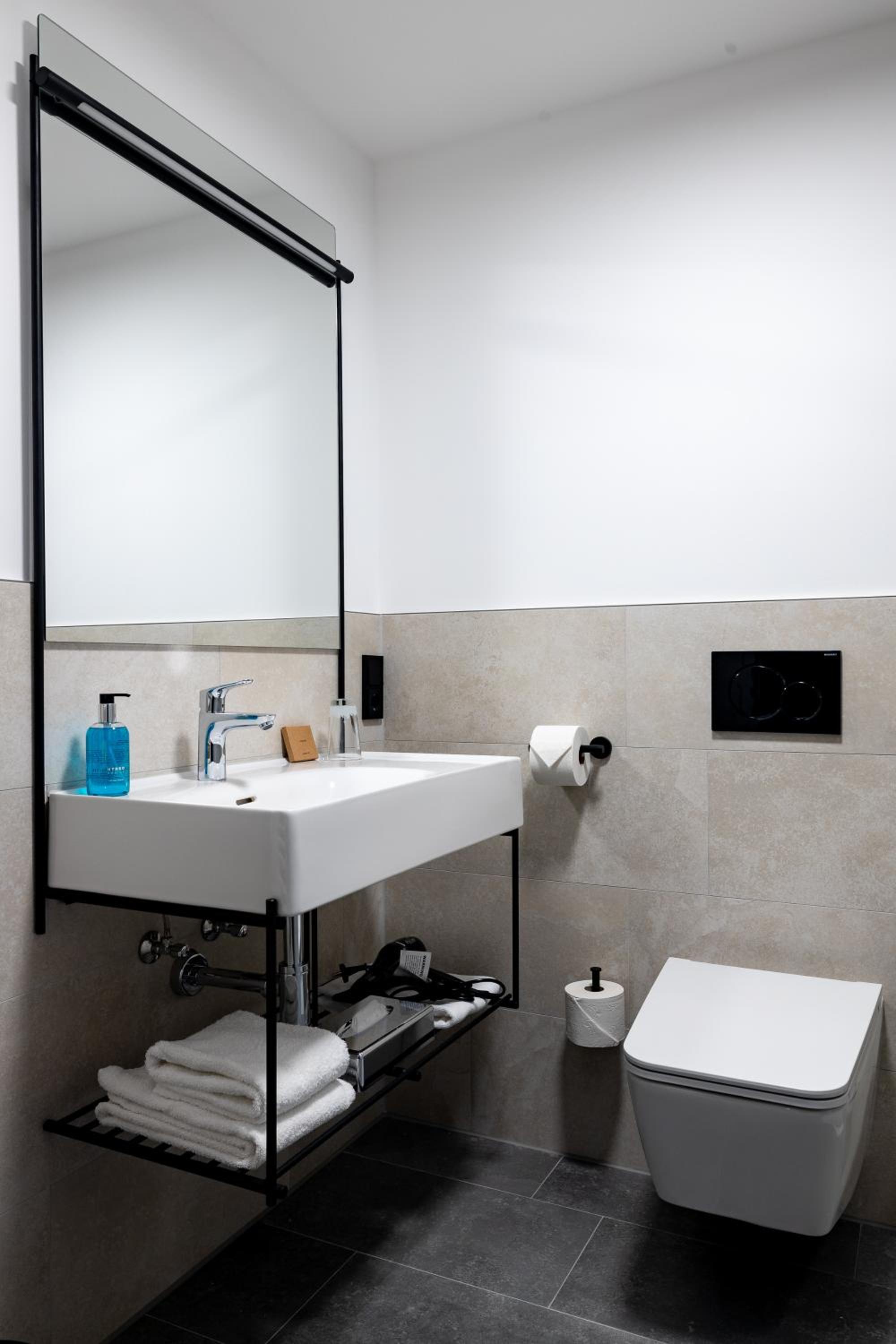 Double Room - Photo 4
