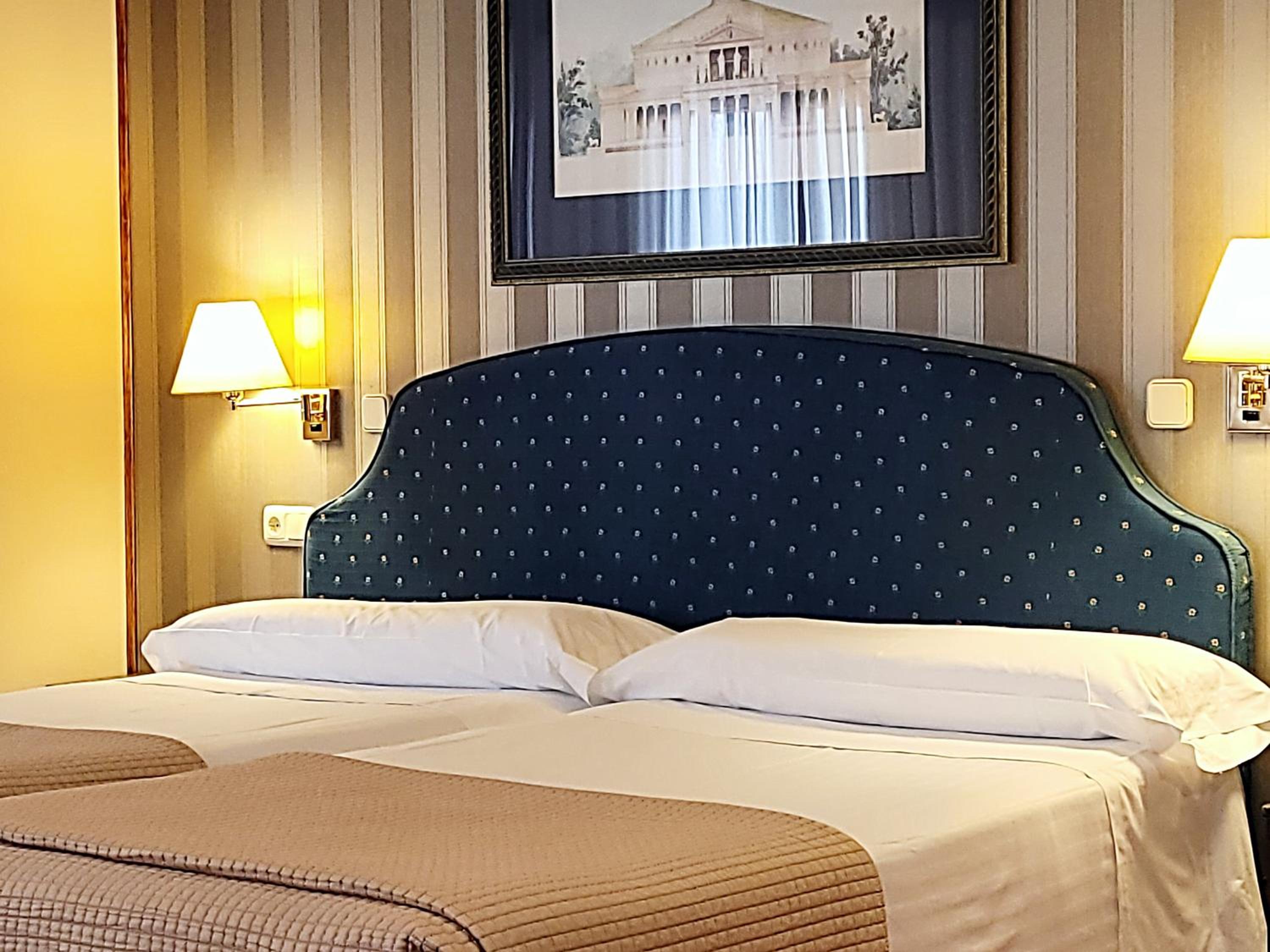 Double Room with Extra Bed - Photo 3