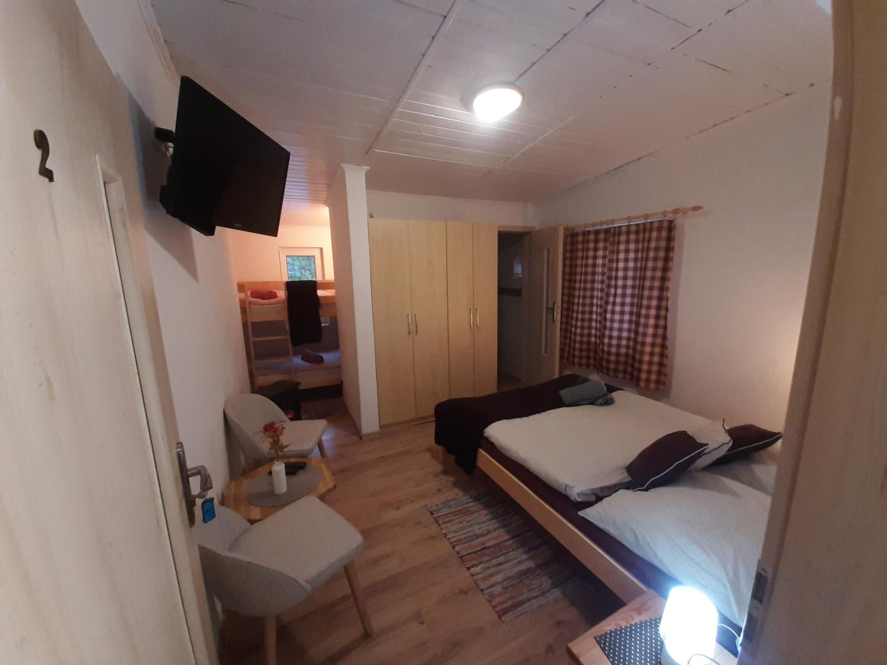 Family Room with Private Bathroom photo 2