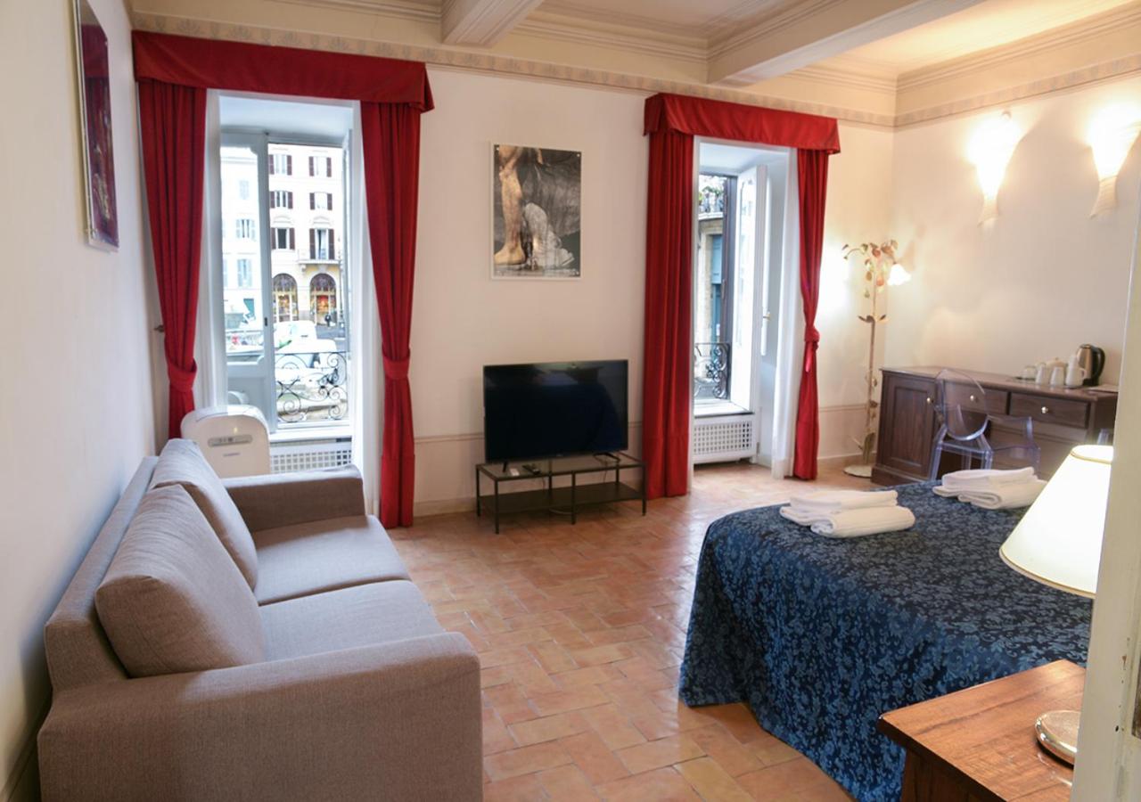 Deluxe Suite with City View photo 2
