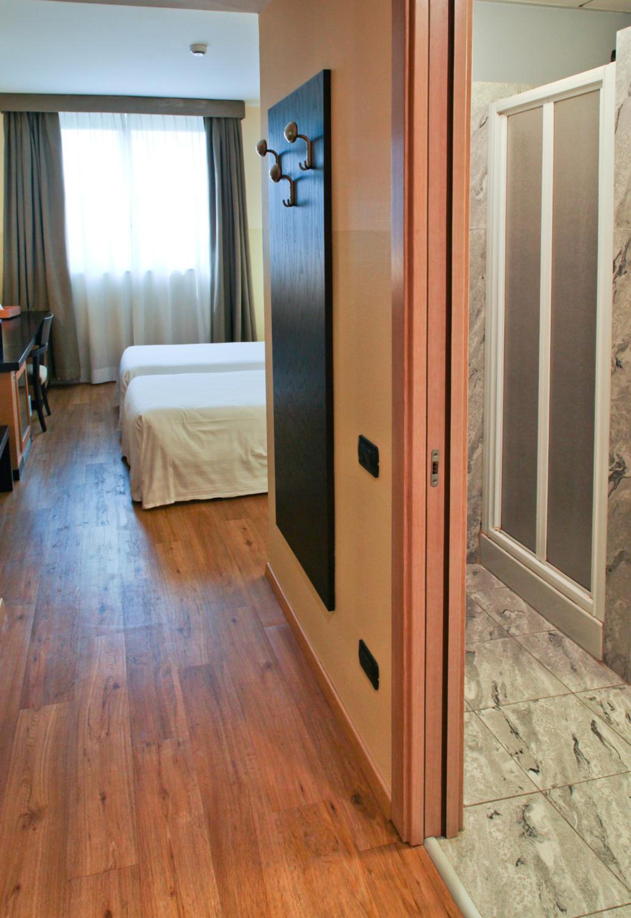 Double Or Twin Room - Photo 2