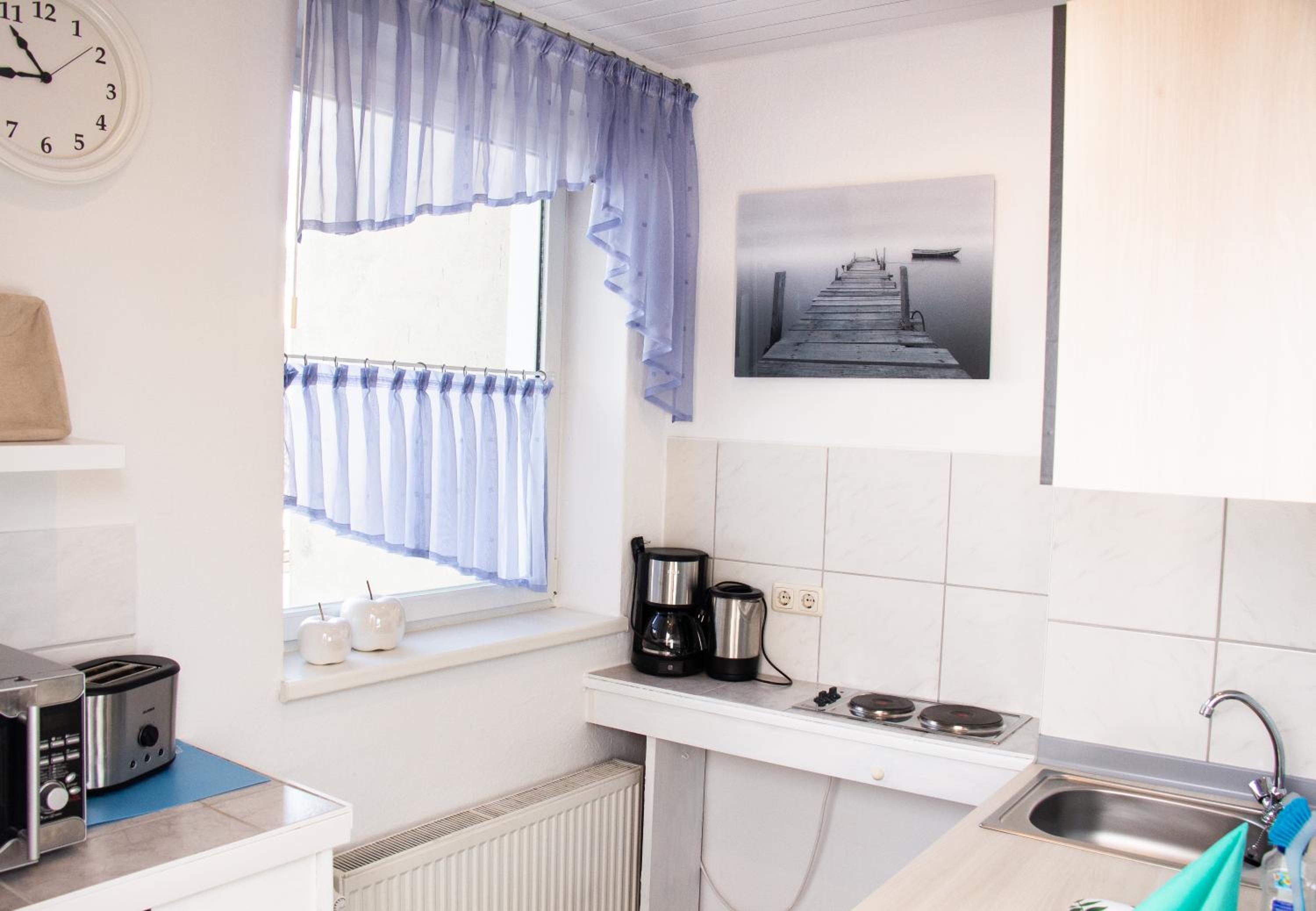 Apartment with Shower - Photo 6