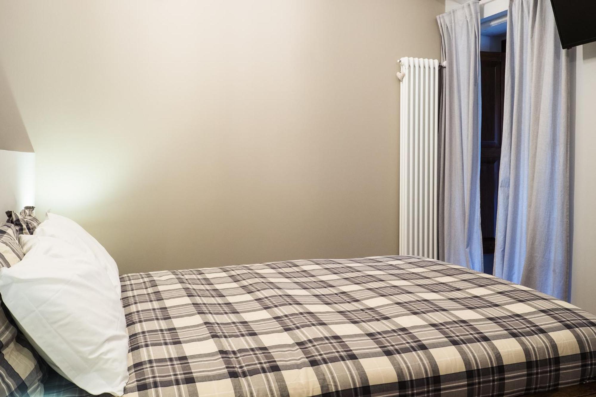 Quadruple Room with Lake View - Photo 5