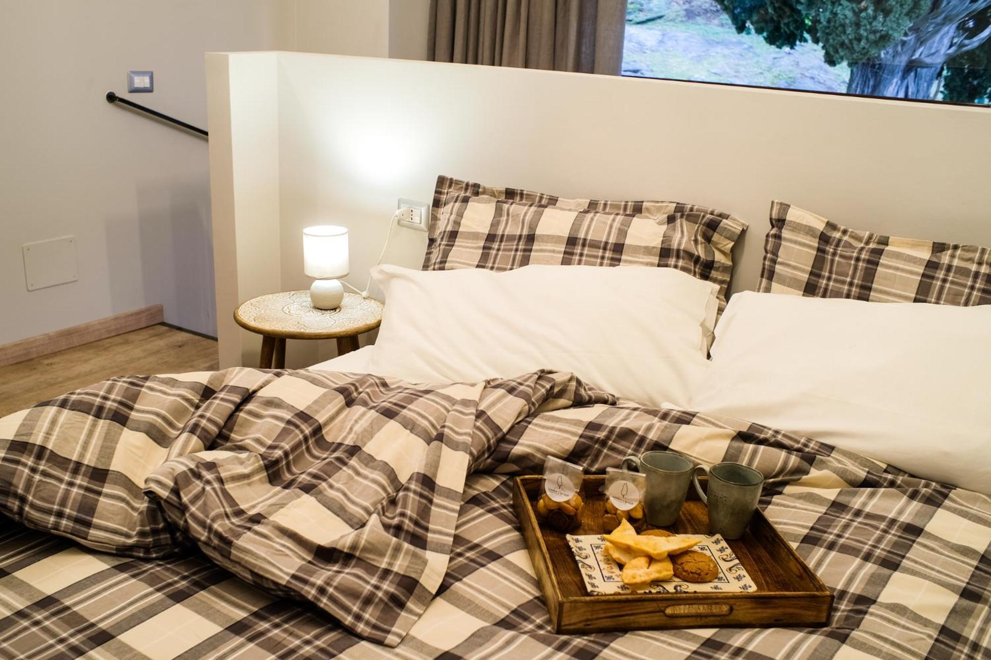 Quadruple Room with Lake View - Photo 30