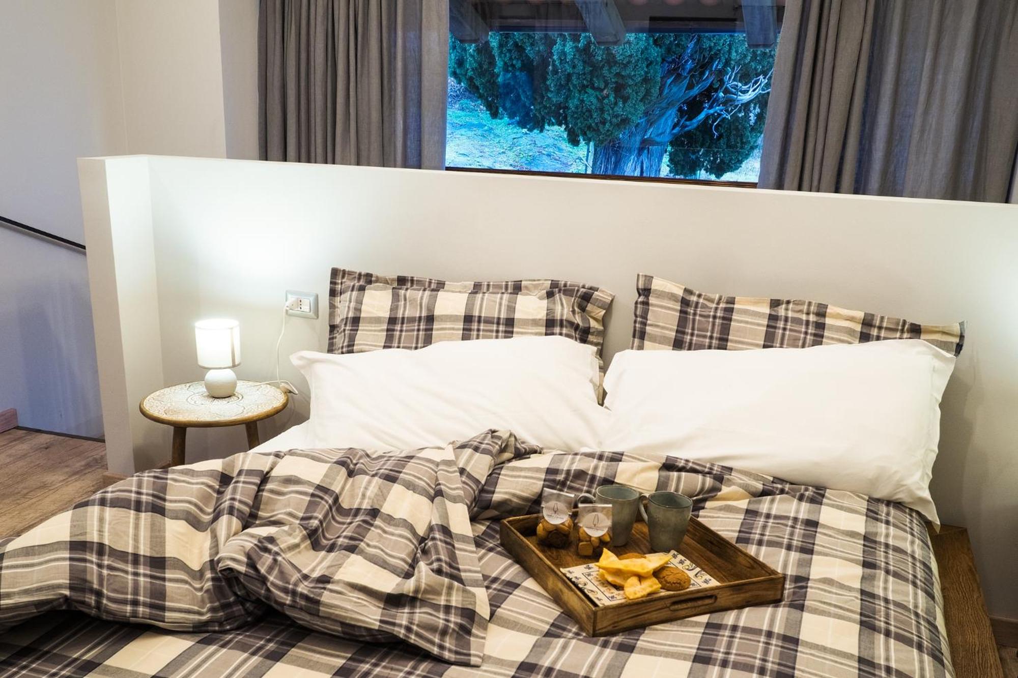 Quadruple Room with Lake View - Photo 6