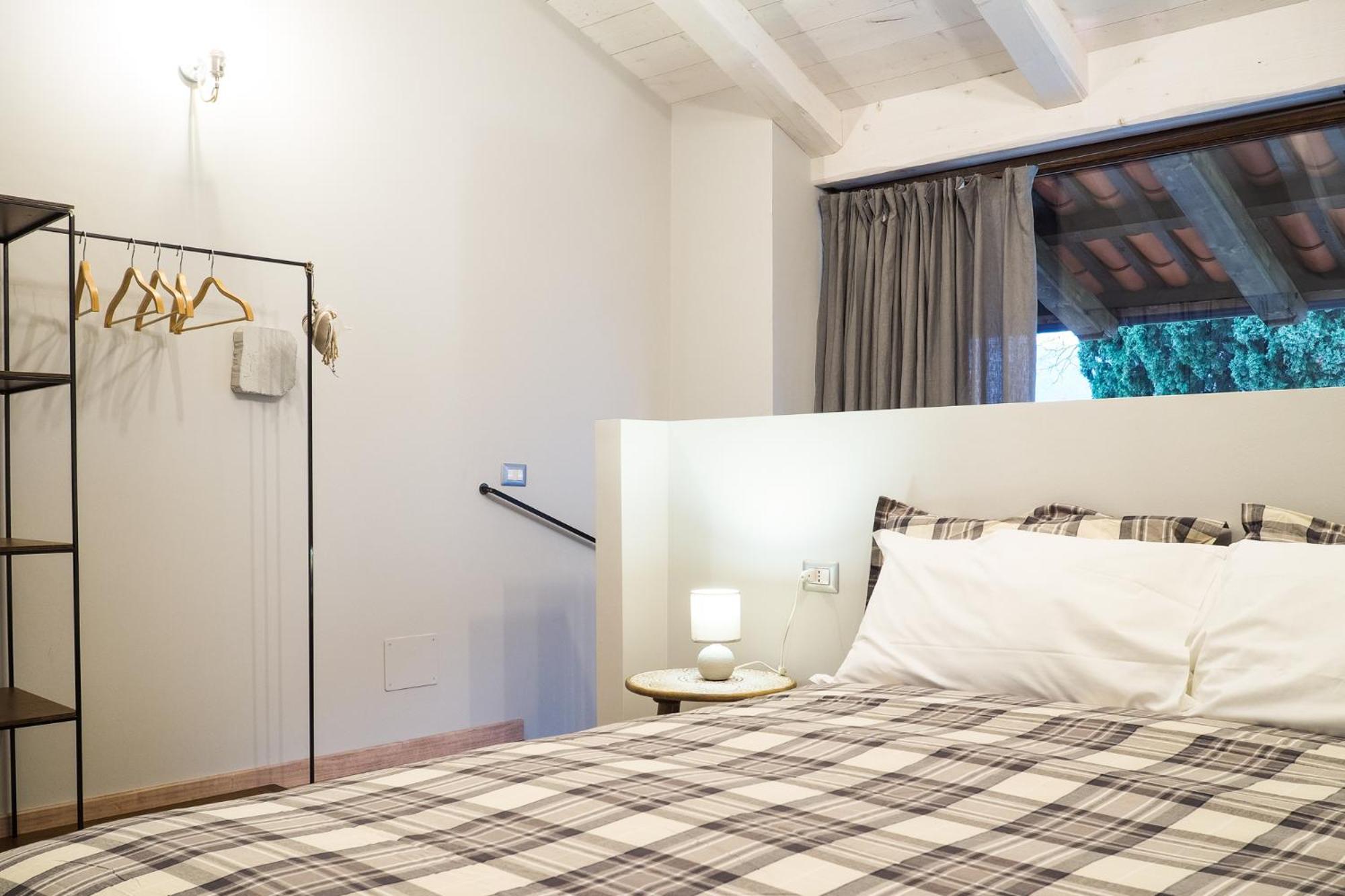 Quadruple Room with Lake View - Photo 24