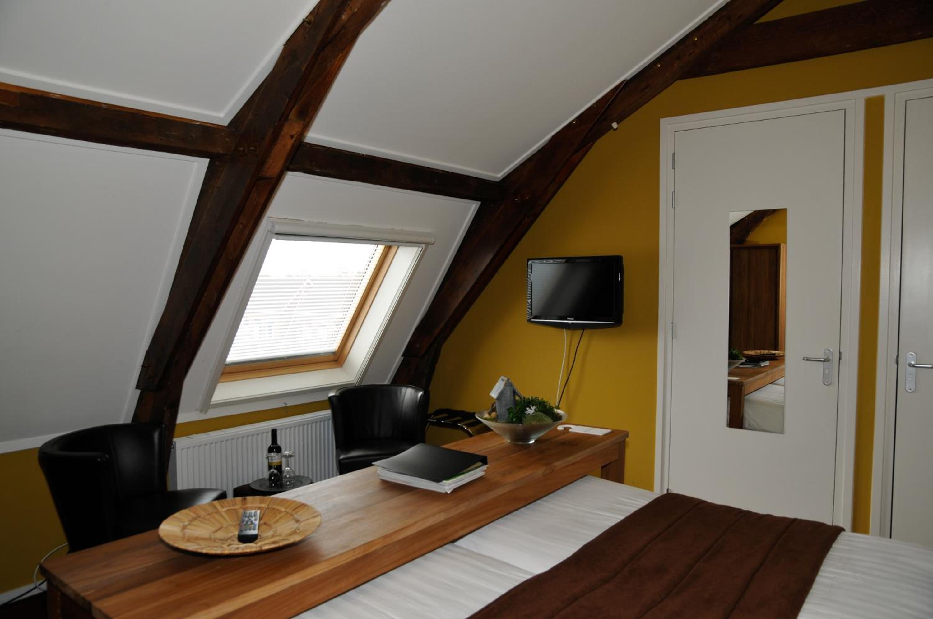 Double Room - Photo 15