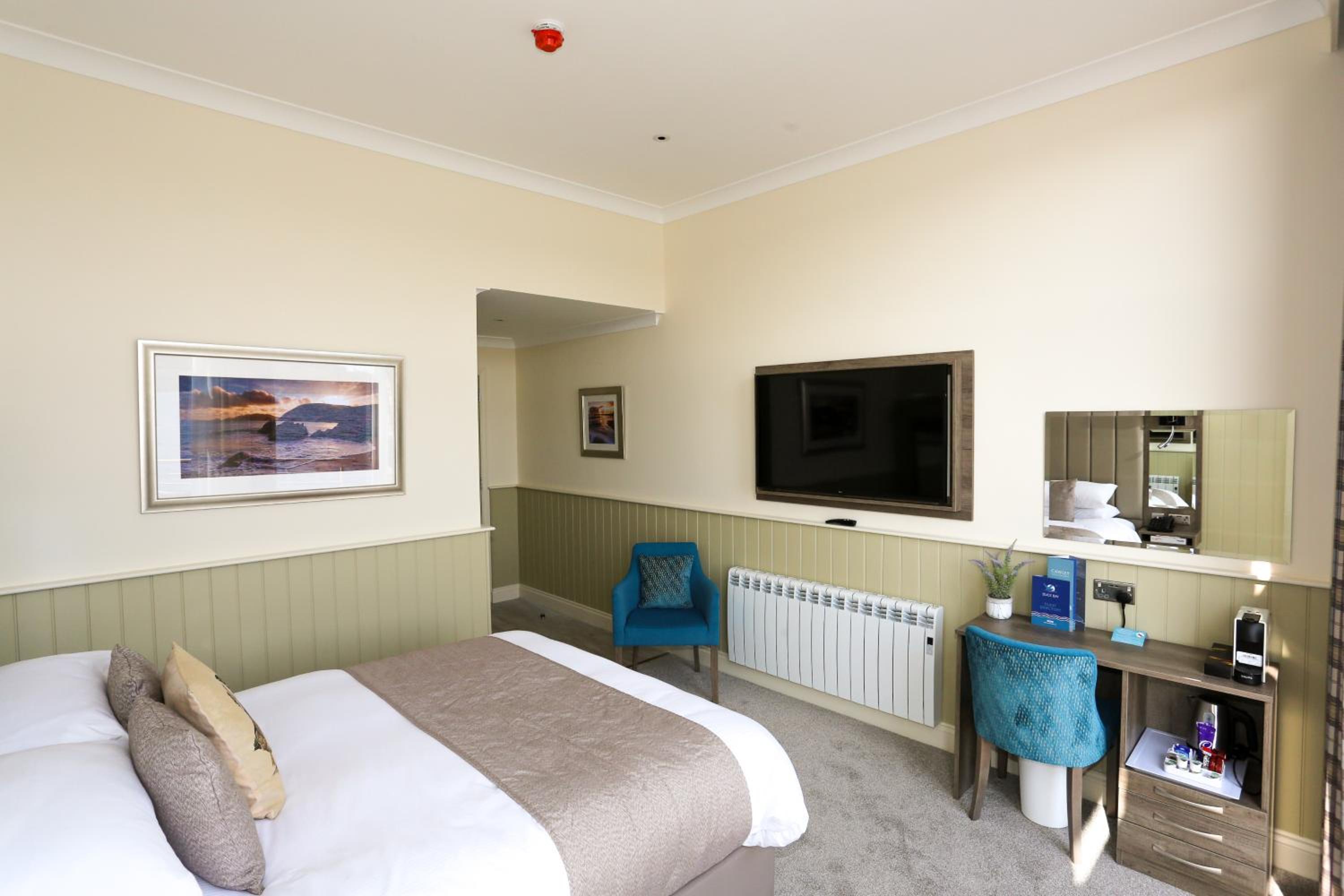 Deluxe Double Room with Loch View